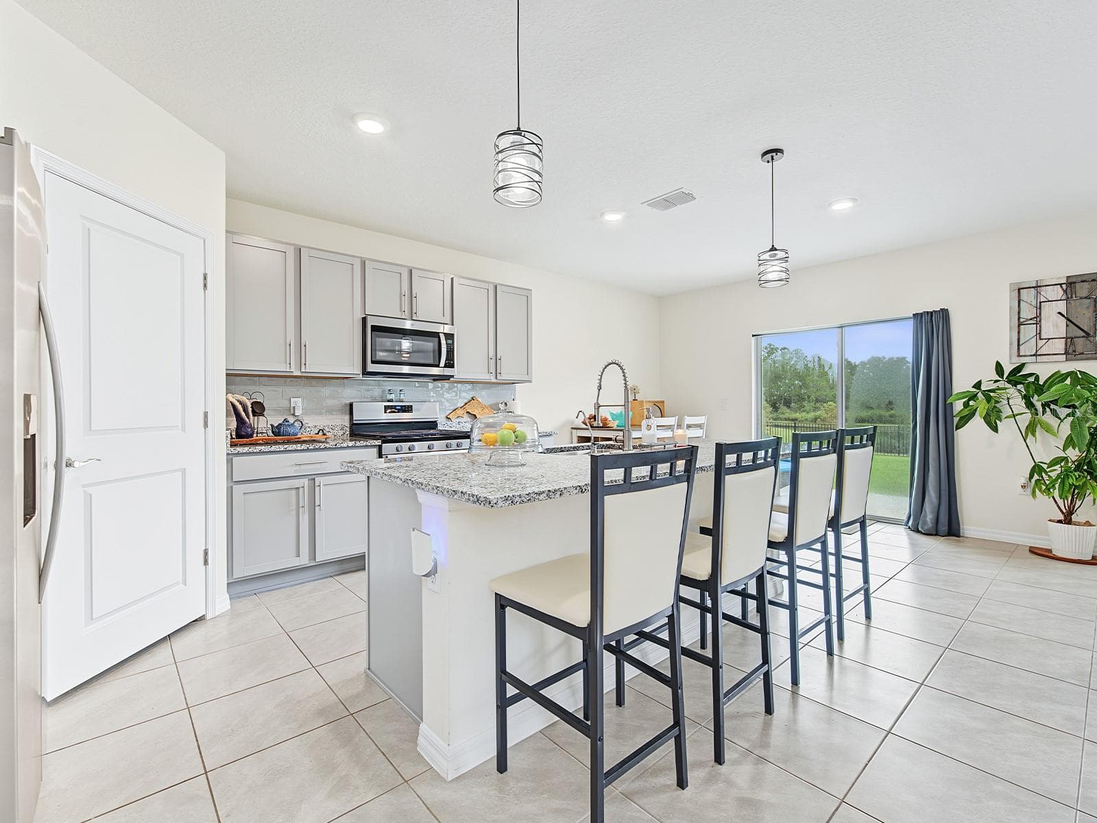Single Family Residence at 36013 ELLSWORTH PL, ZEPHYRHILLS, photo 6 of 26