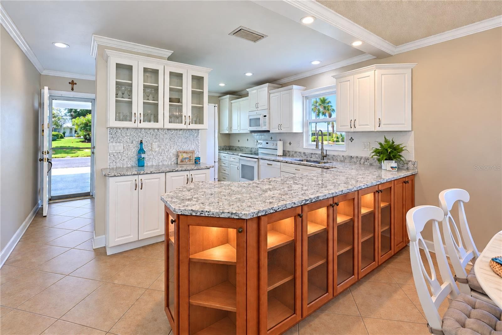 Condominium at 9413 CONCORD CIR, BRADENTON, photo 5 of 81