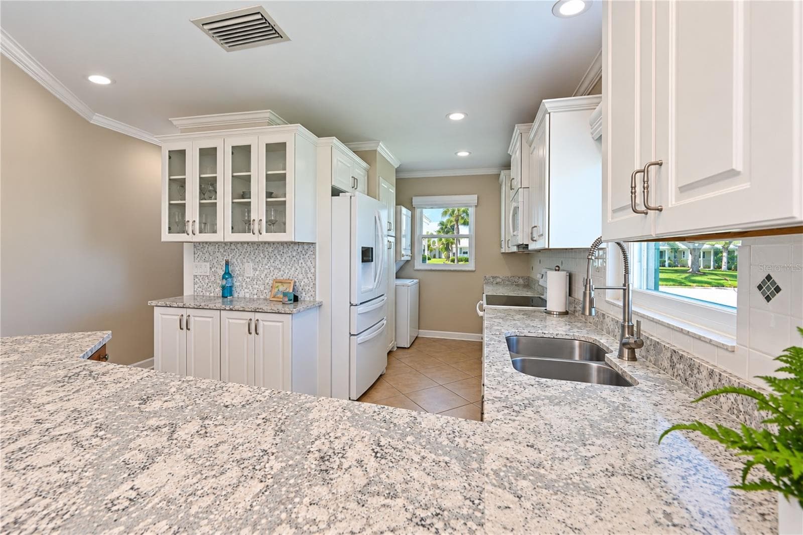 Condominium at 9413 CONCORD CIR, BRADENTON, photo 7 of 81
