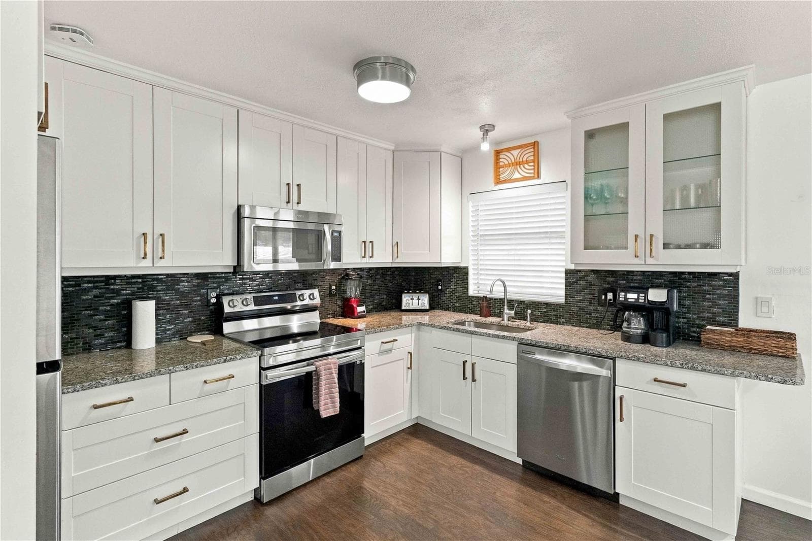 Single Family Residence at 6339 S LANSDALE CIR, TAMPA, photo 8 of 35