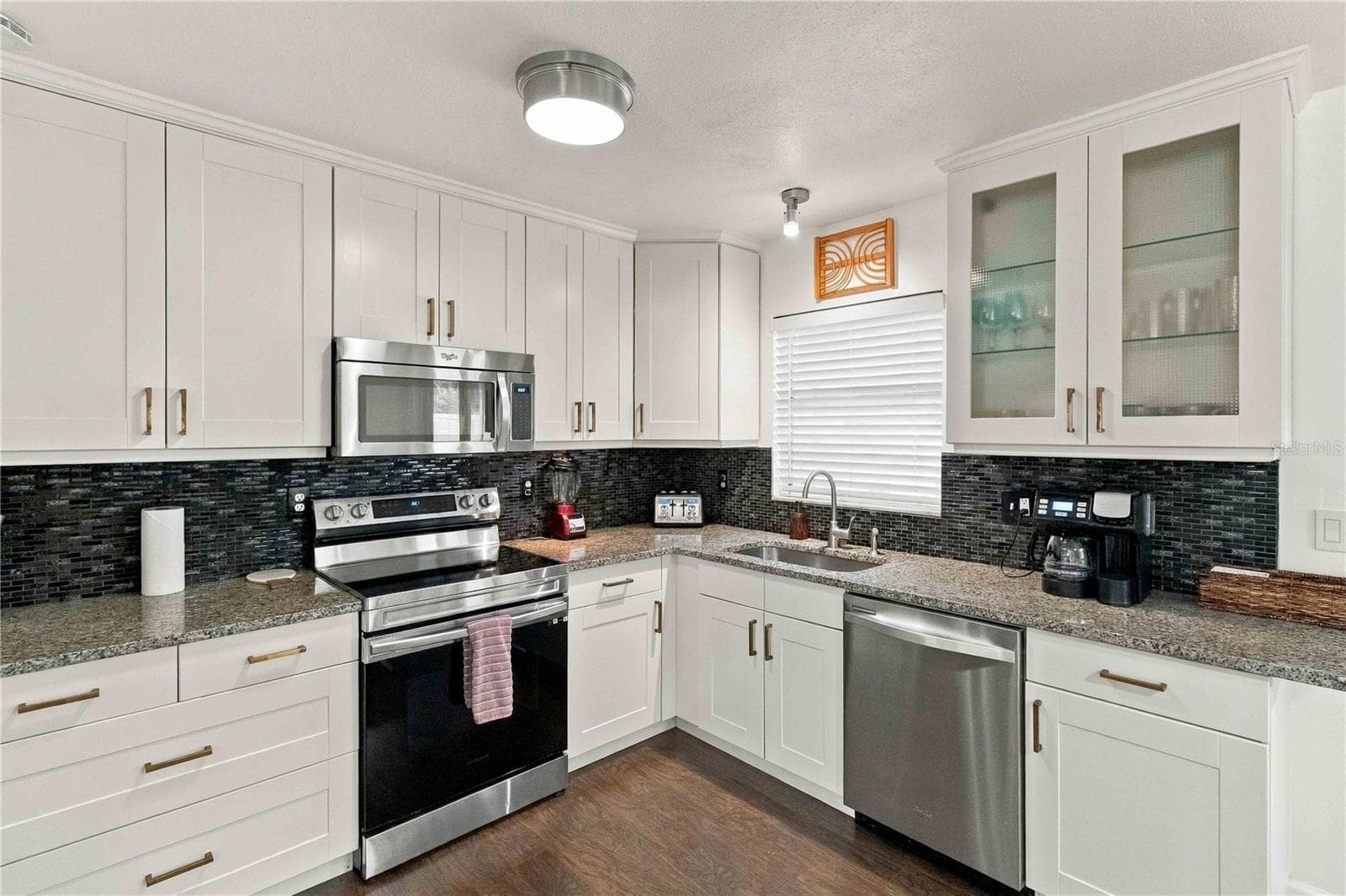 Single Family Residence at 6339 S LANSDALE CIR, TAMPA, photo 9 of 35