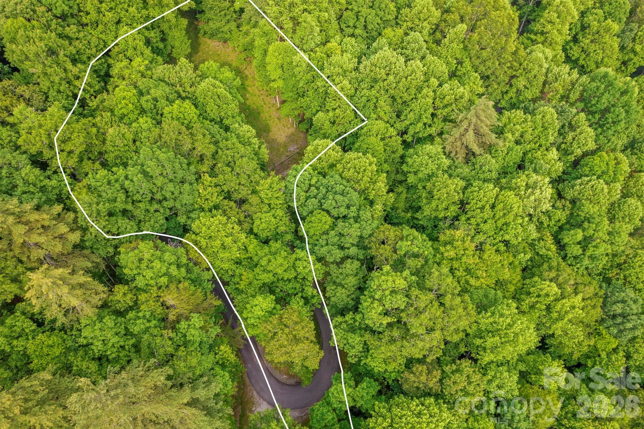 Image shows approximate property lines.  Not to be used as a survey and is not guaranteed to be exact - Lt 10 Von Trapp Lane, Tuckasegee