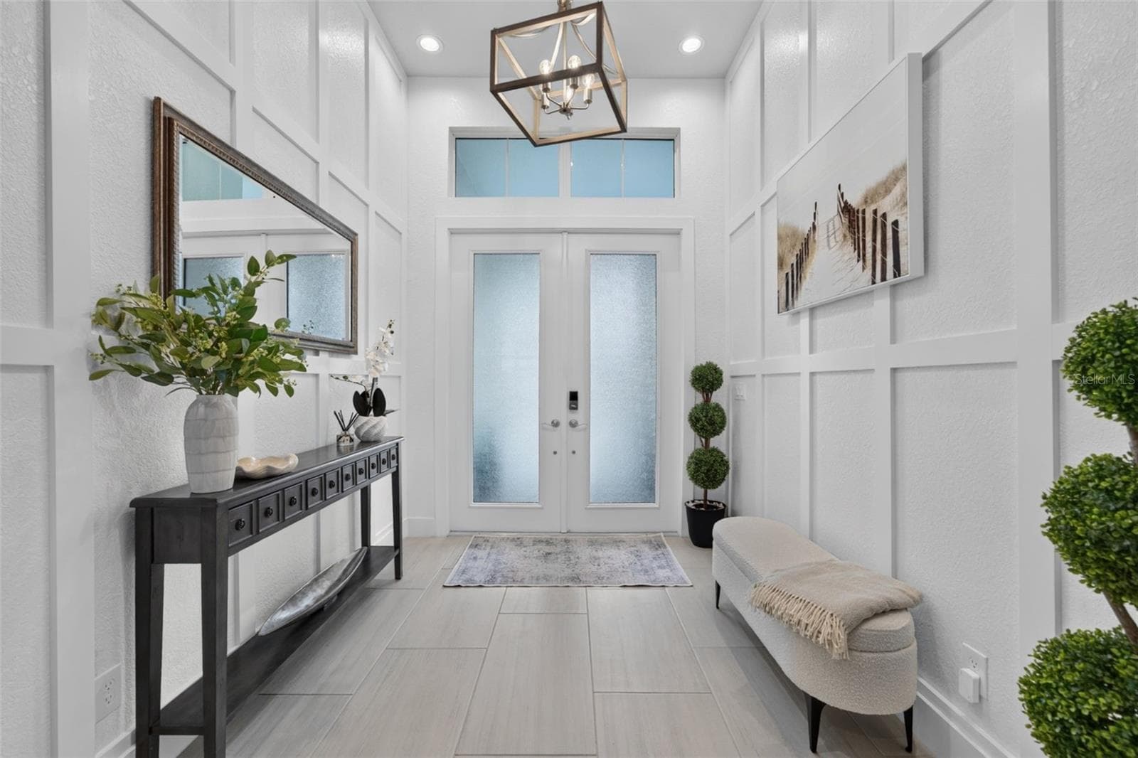 Elegantly Detailed Foyer - 8448 CANE BAY CT, LAKEWOOD RANCH