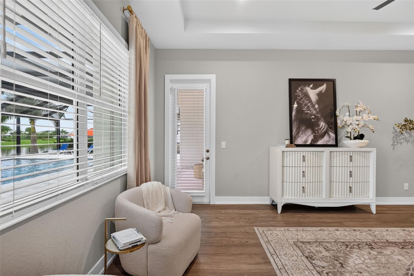 Primary Bedroom Seating Area - 8448 CANE BAY CT, LAKEWOOD RANCH