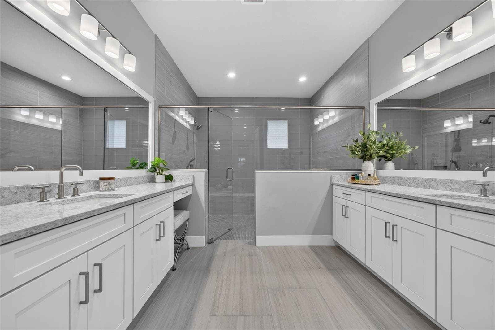 Primary Bathroom Dual Vanities - 8448 CANE BAY CT, LAKEWOOD RANCH