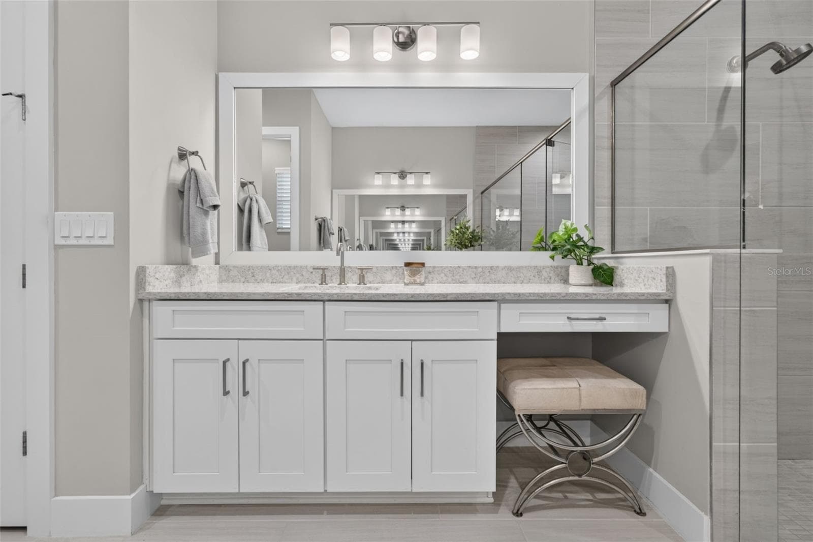 Vanity Seating Area - 8448 CANE BAY CT, LAKEWOOD RANCH