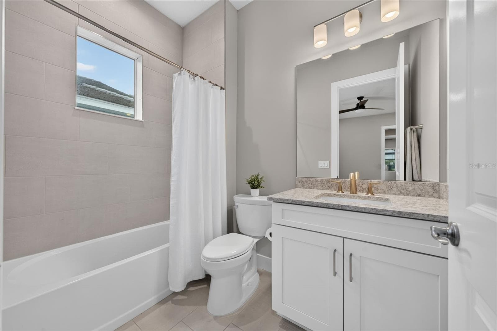 En-suite bedroom - 8448 CANE BAY CT, LAKEWOOD RANCH