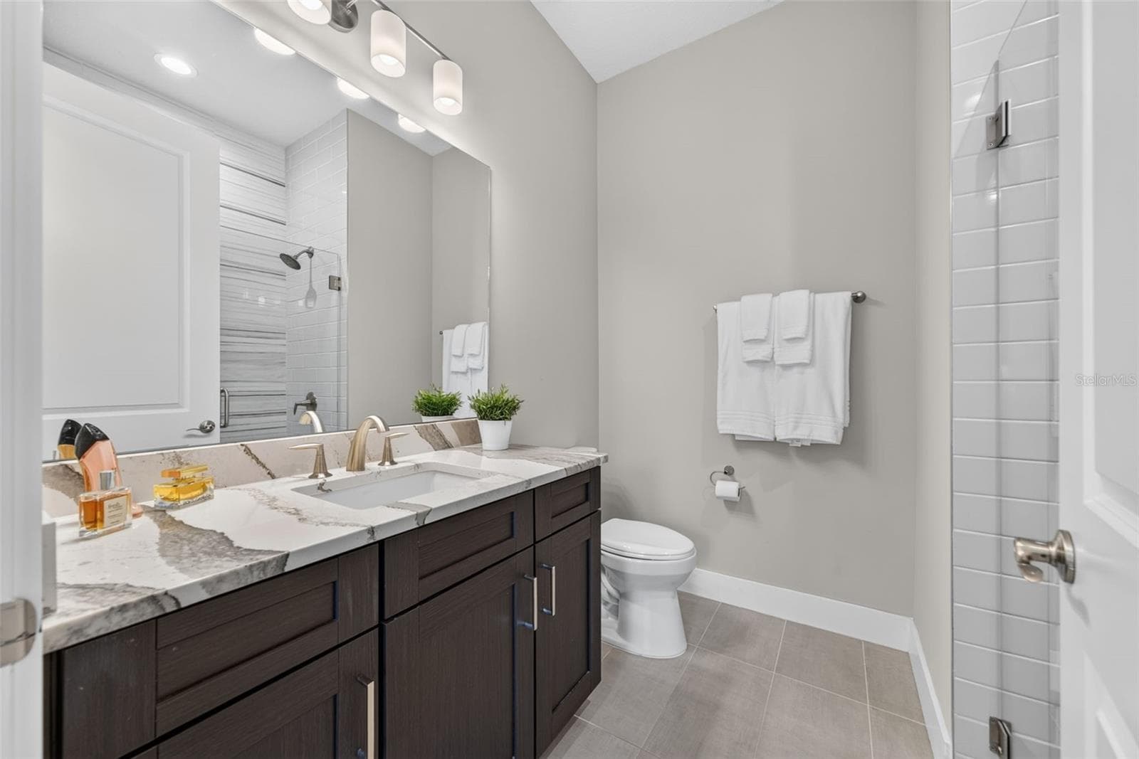 En-suite Bedroom - 8448 CANE BAY CT, LAKEWOOD RANCH