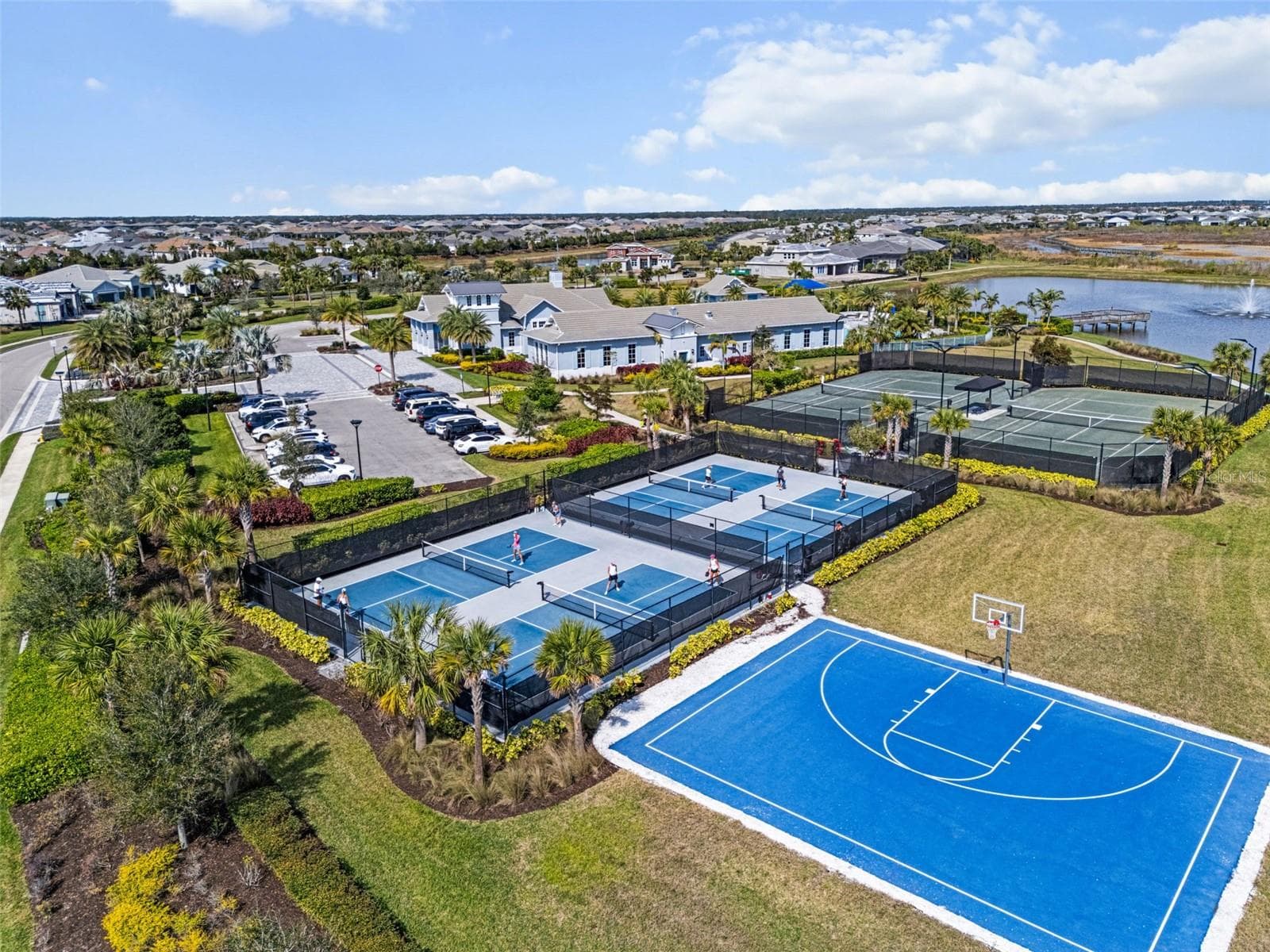 Community Courts - 8448 CANE BAY CT, LAKEWOOD RANCH