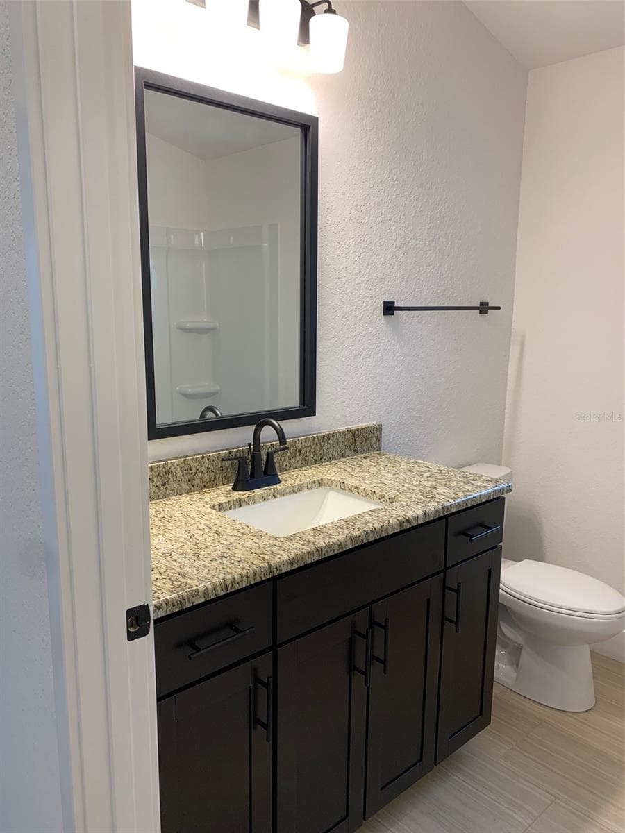 Guest bath - 11619 GRACE RD, WEEKI WACHEE