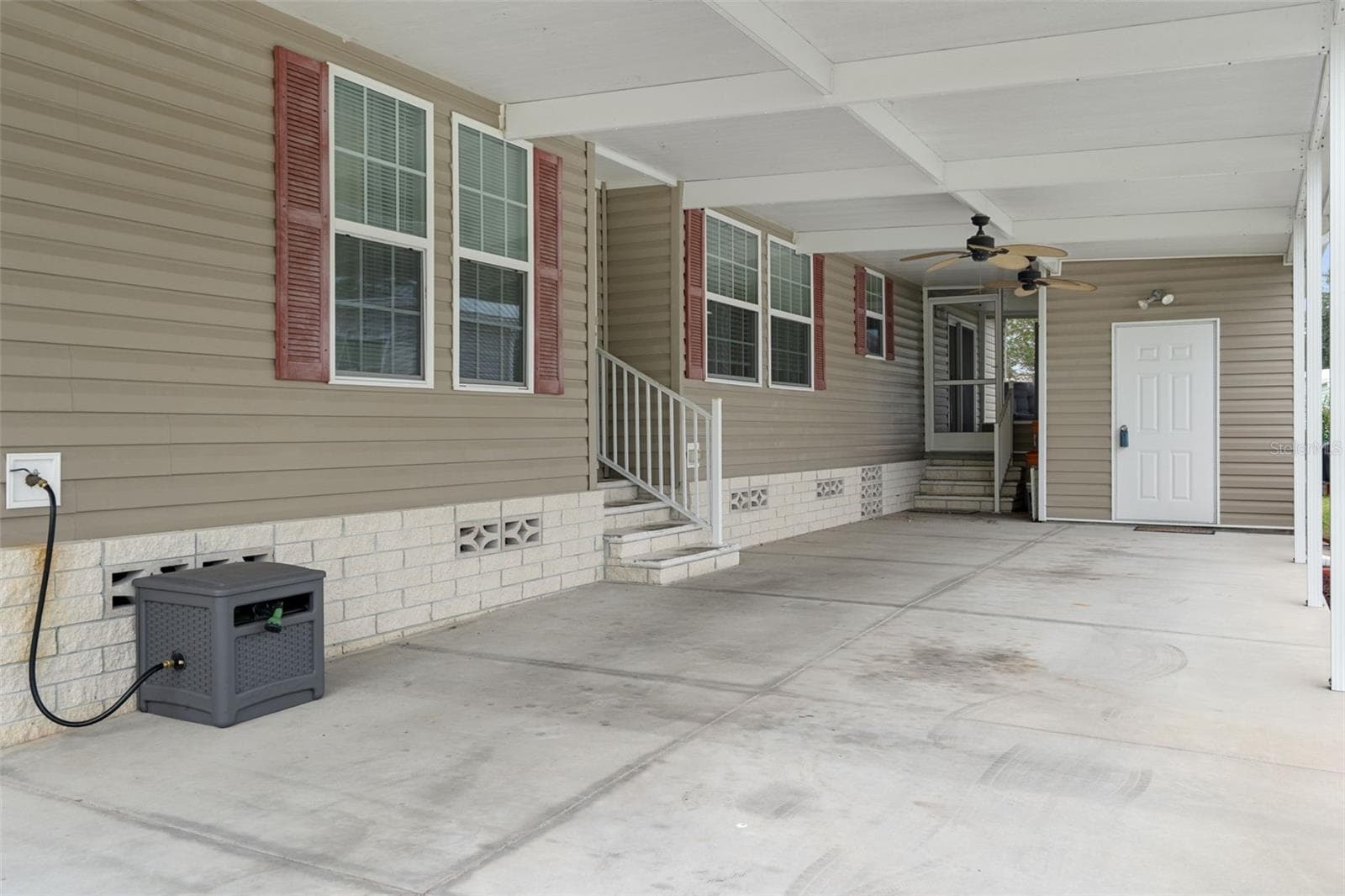 Manufactured Home at 7526 FAIRLANE AVE, BROOKSVILLE, photo 6 of 52