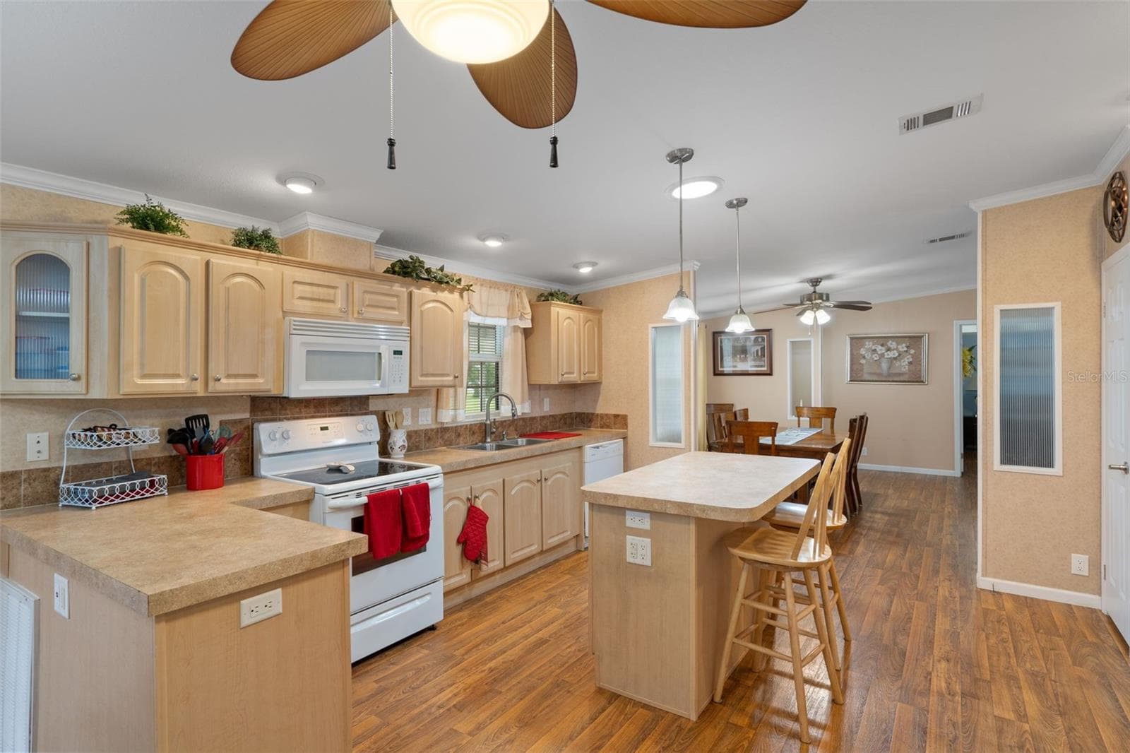 Manufactured Home at 7526 FAIRLANE AVE, BROOKSVILLE, photo 16 of 52