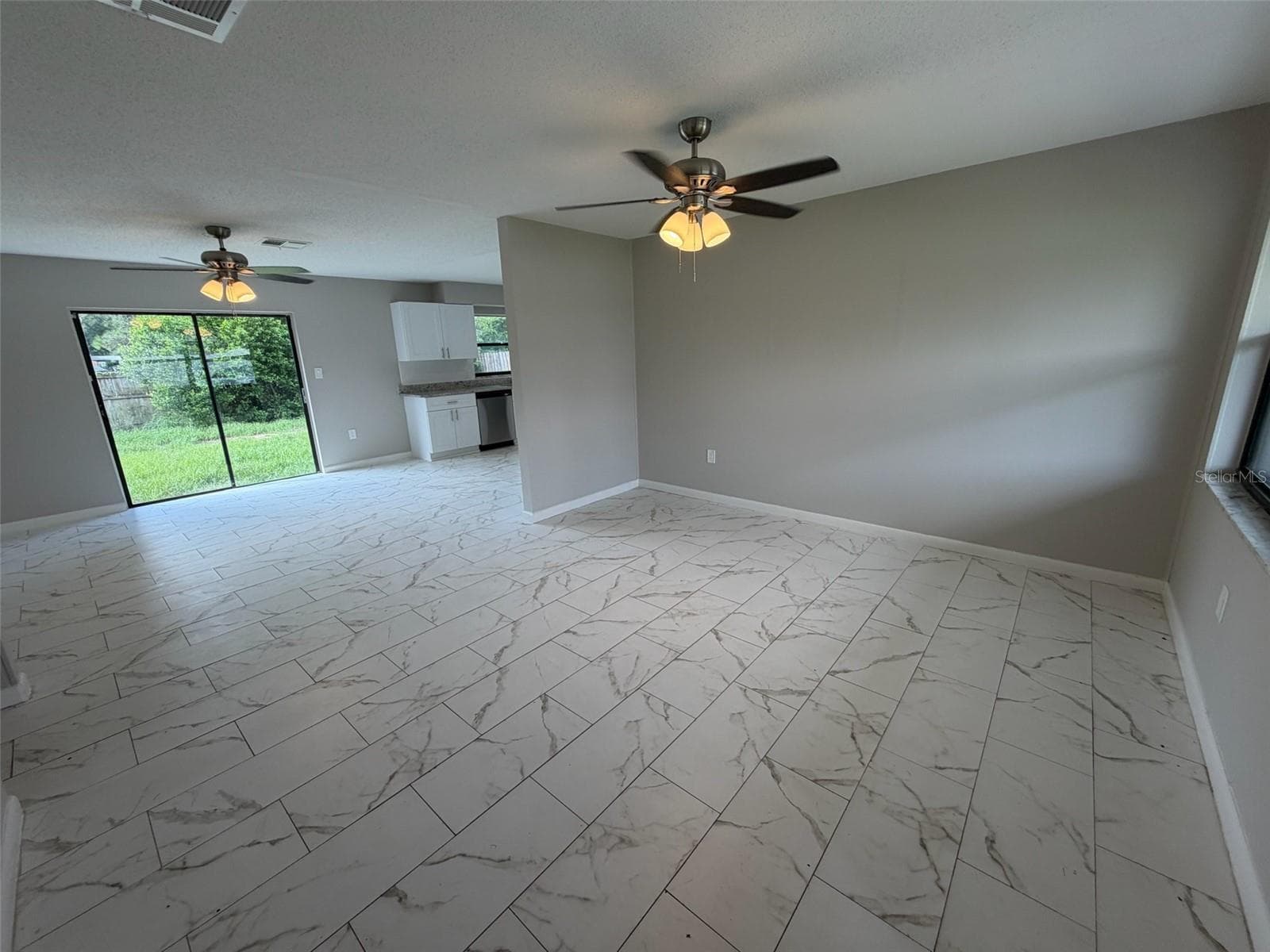 Single Family Residence at 7008 HARWICK DR, ORLANDO, photo 2 of 17