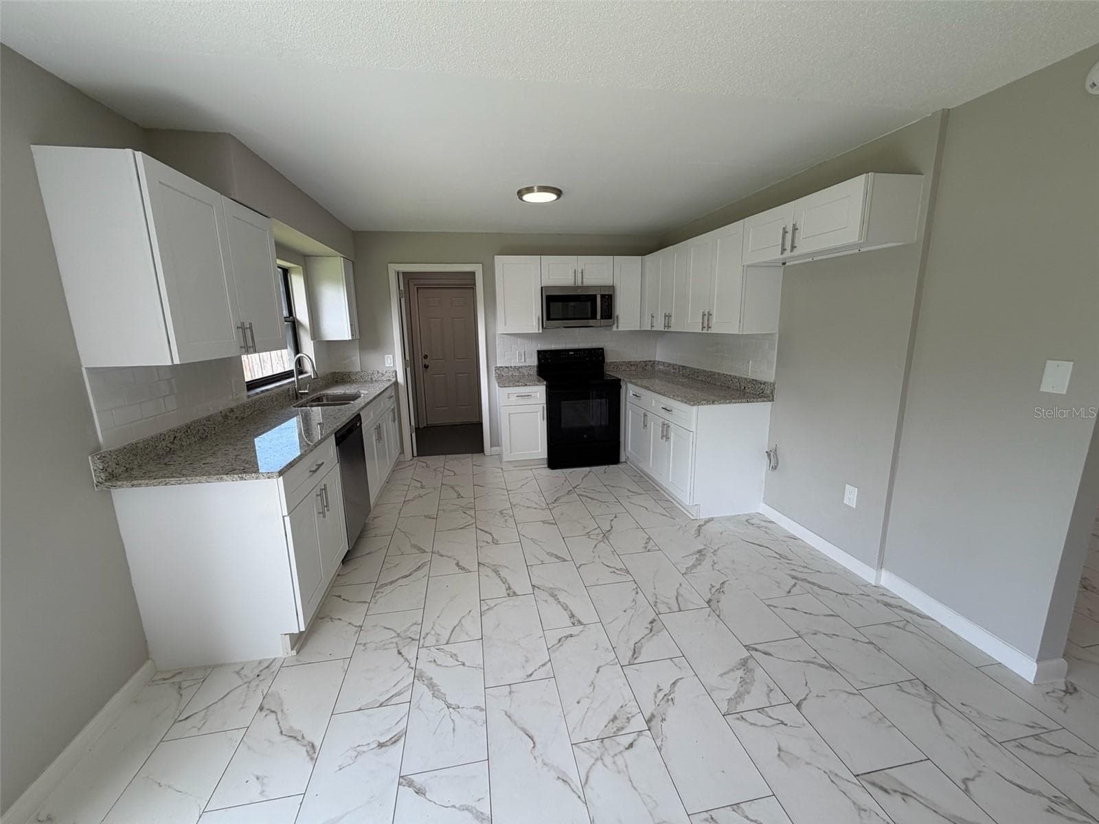 Single Family Residence at 7008 HARWICK DR, ORLANDO, photo 5 of 17