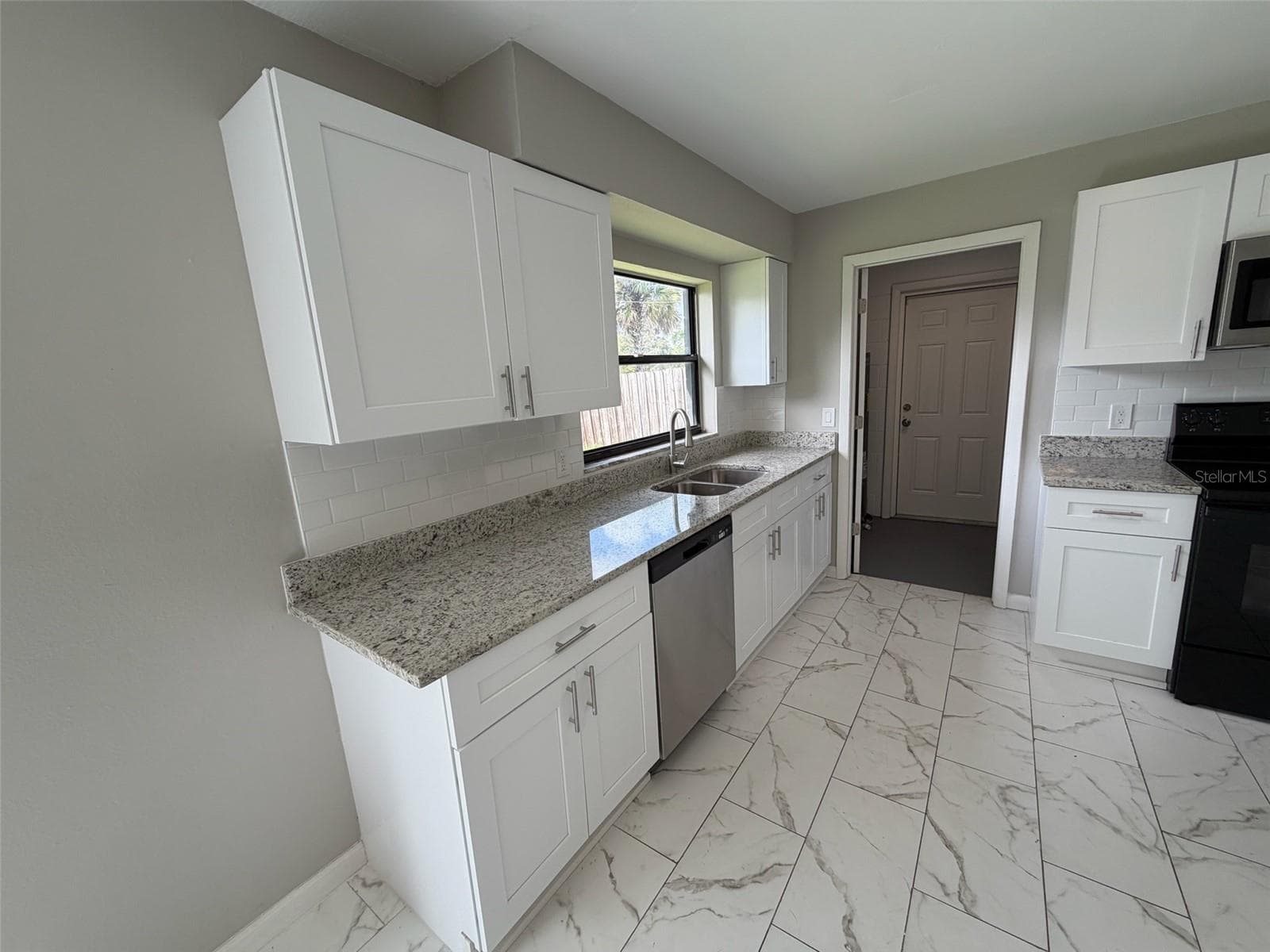 Single Family Residence at 7008 HARWICK DR, ORLANDO, photo 6 of 17