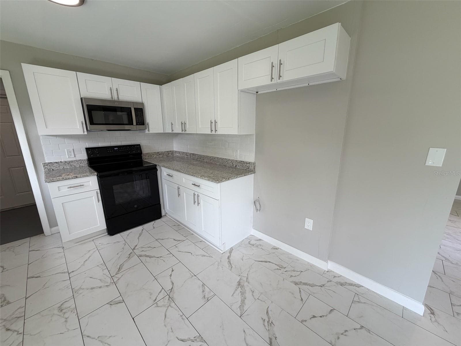 Single Family Residence at 7008 HARWICK DR, ORLANDO, photo 7 of 17