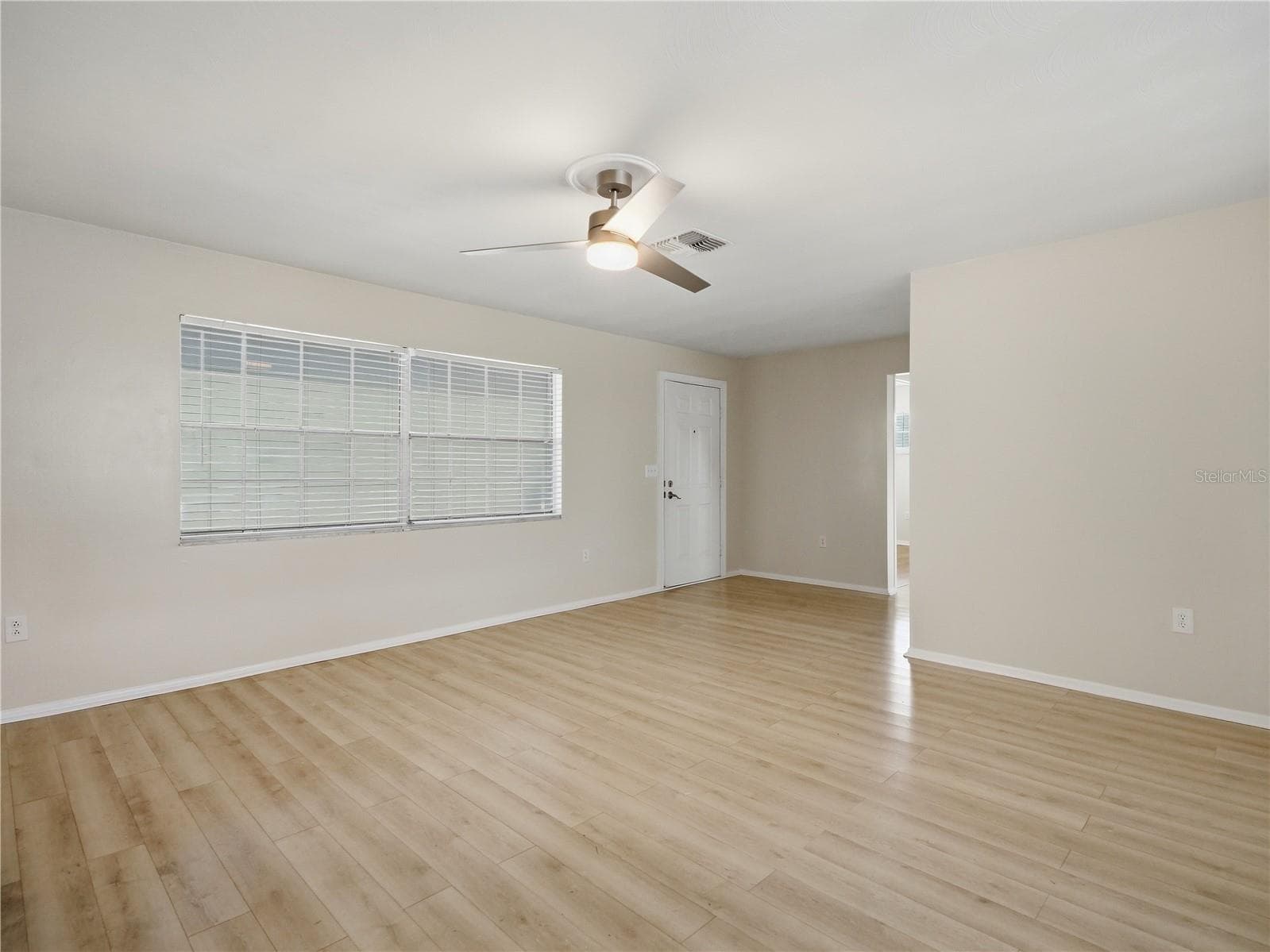 Single Family Residence at 2048 WATERFALL DR, SPRING HILL, photo 7 of 39