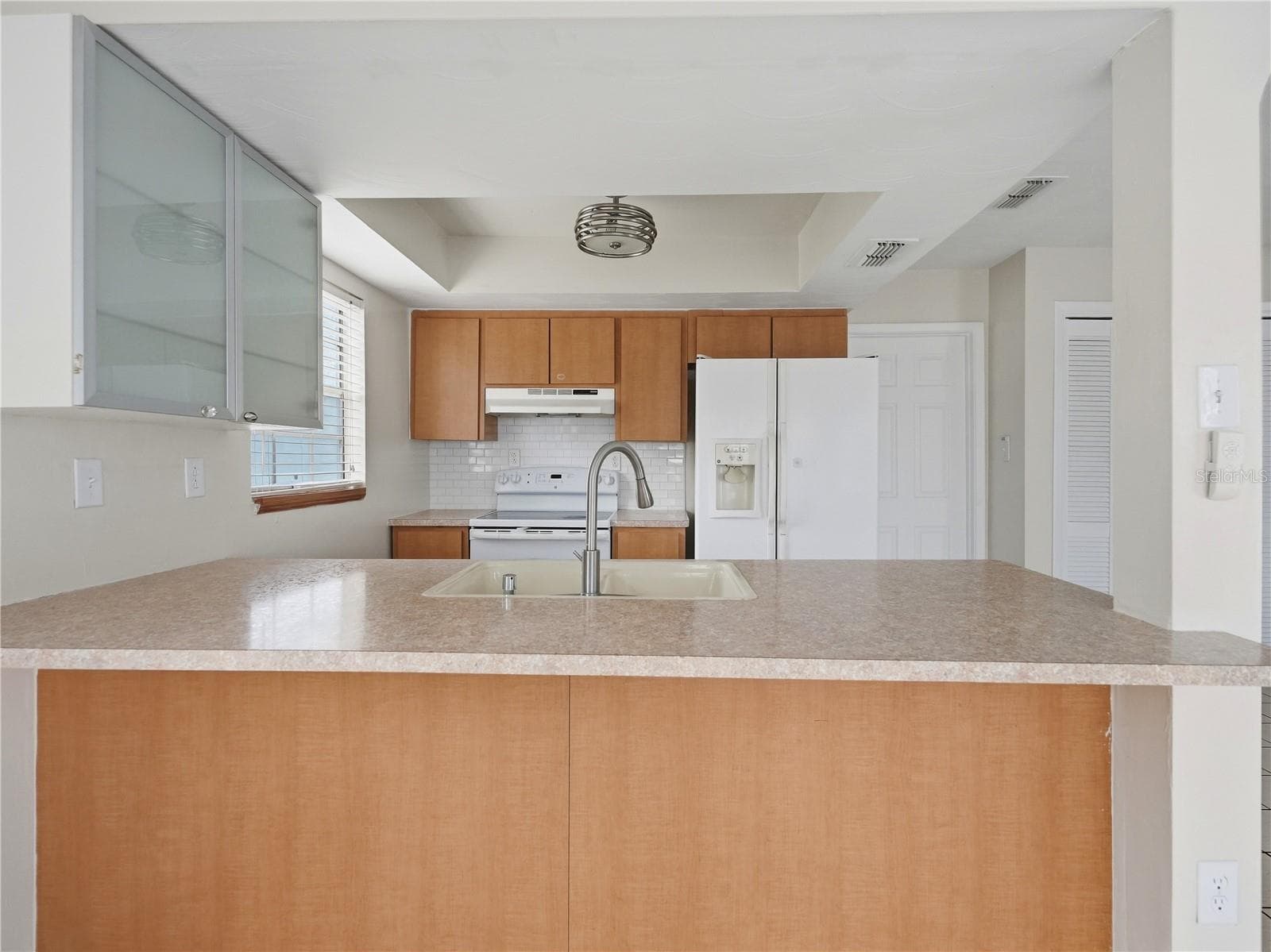 Single Family Residence at 2048 WATERFALL DR, SPRING HILL, photo 13 of 39