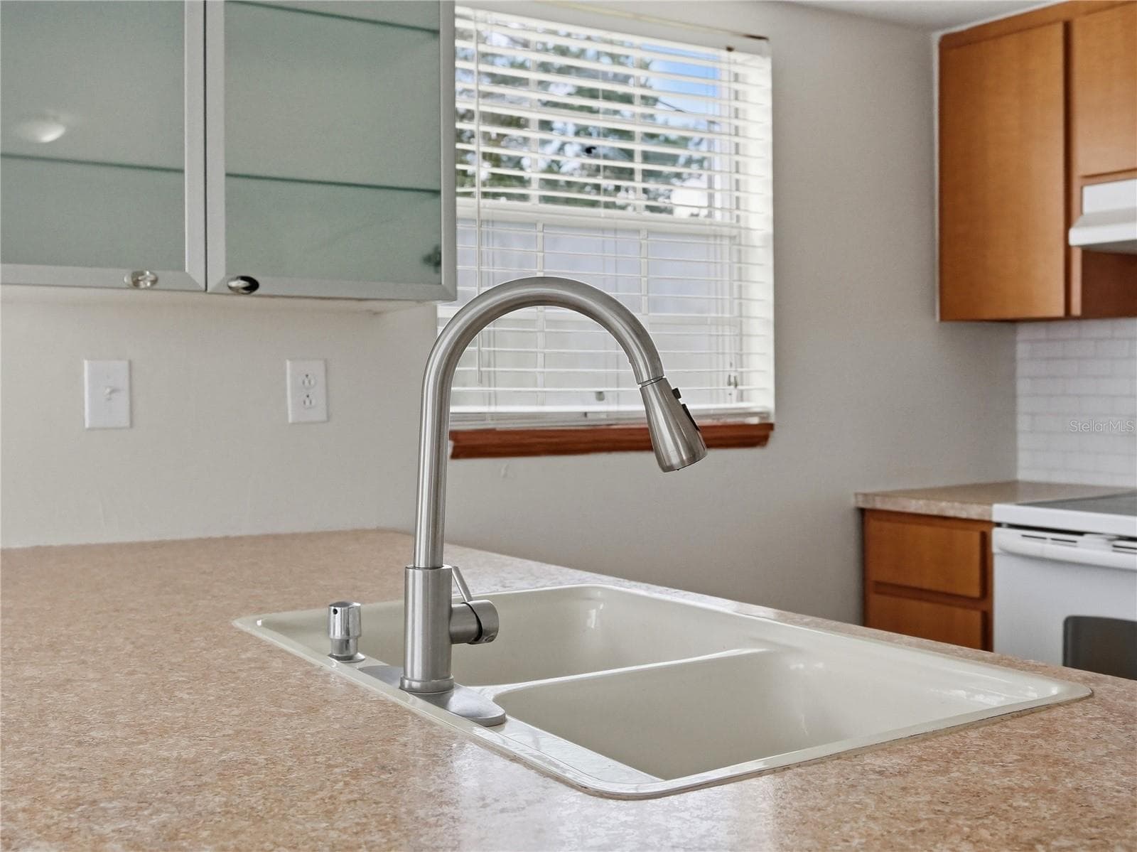 Single Family Residence at 2048 WATERFALL DR, SPRING HILL, photo 15 of 39