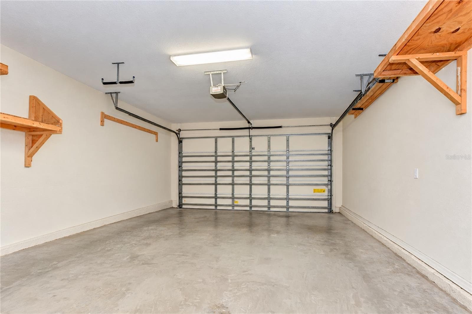 Spacious garage that can be a storage room too. - 828 LUMSDEN RESERVE DR, BRANDON