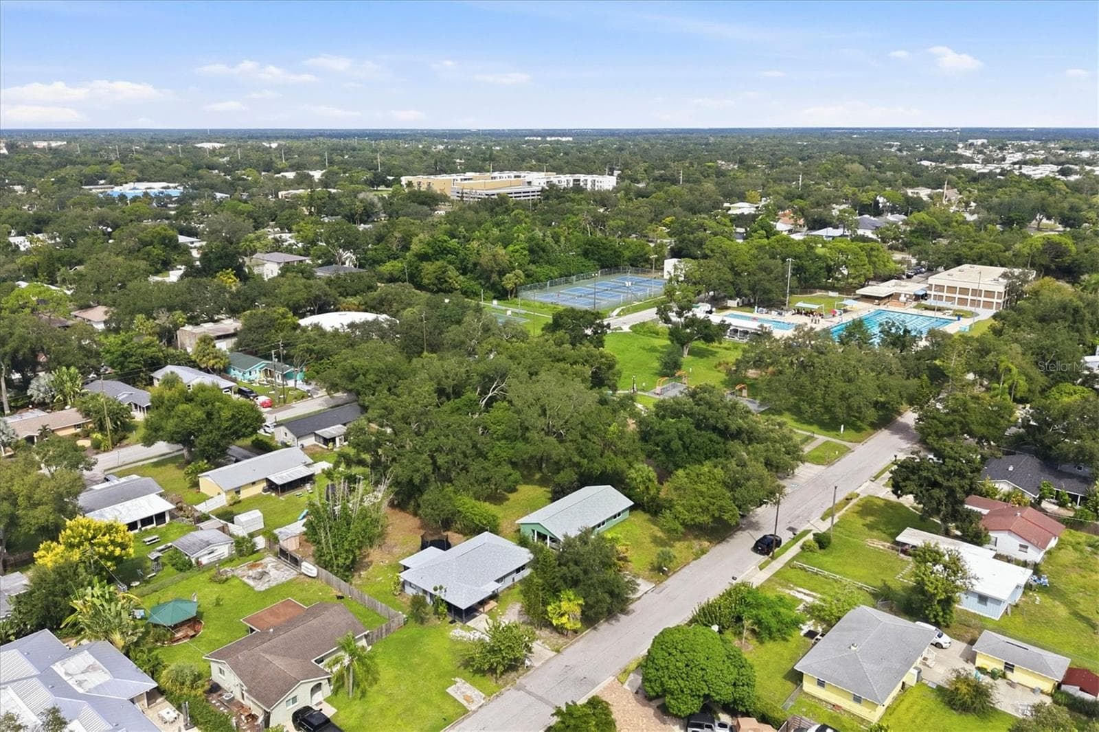 Single Family Residence at 2533 HAWTHORNE ST, SARASOTA, photo 17 of 42
