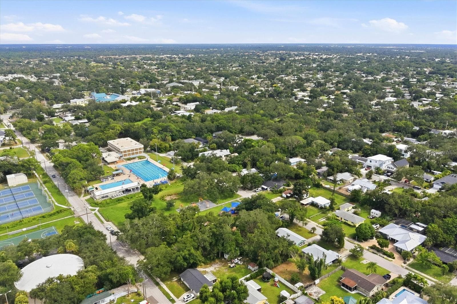 Single Family Residence at 2533 HAWTHORNE ST, SARASOTA, photo 18 of 42
