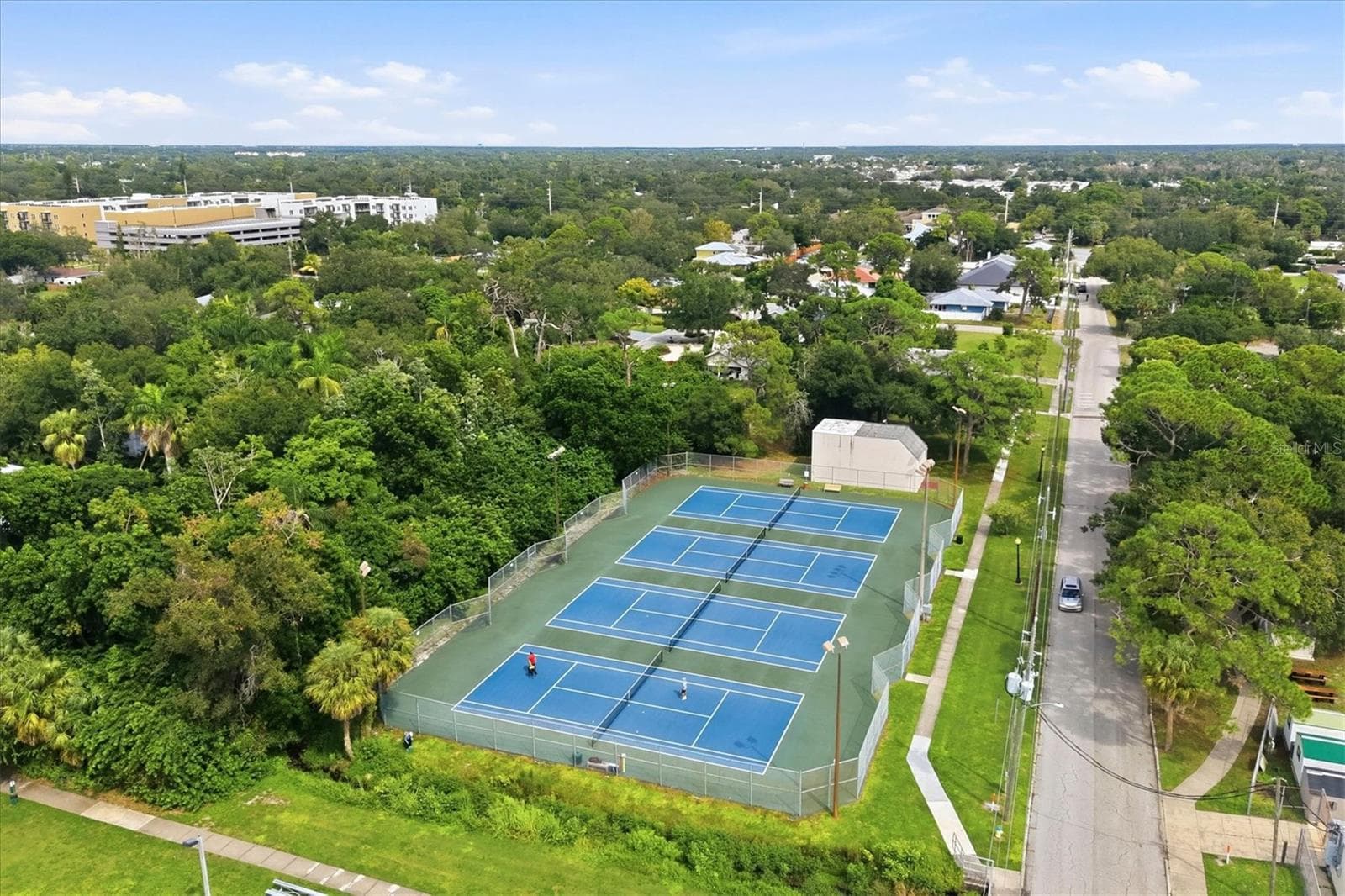 Single Family Residence at 2533 HAWTHORNE ST, SARASOTA, photo 25 of 42