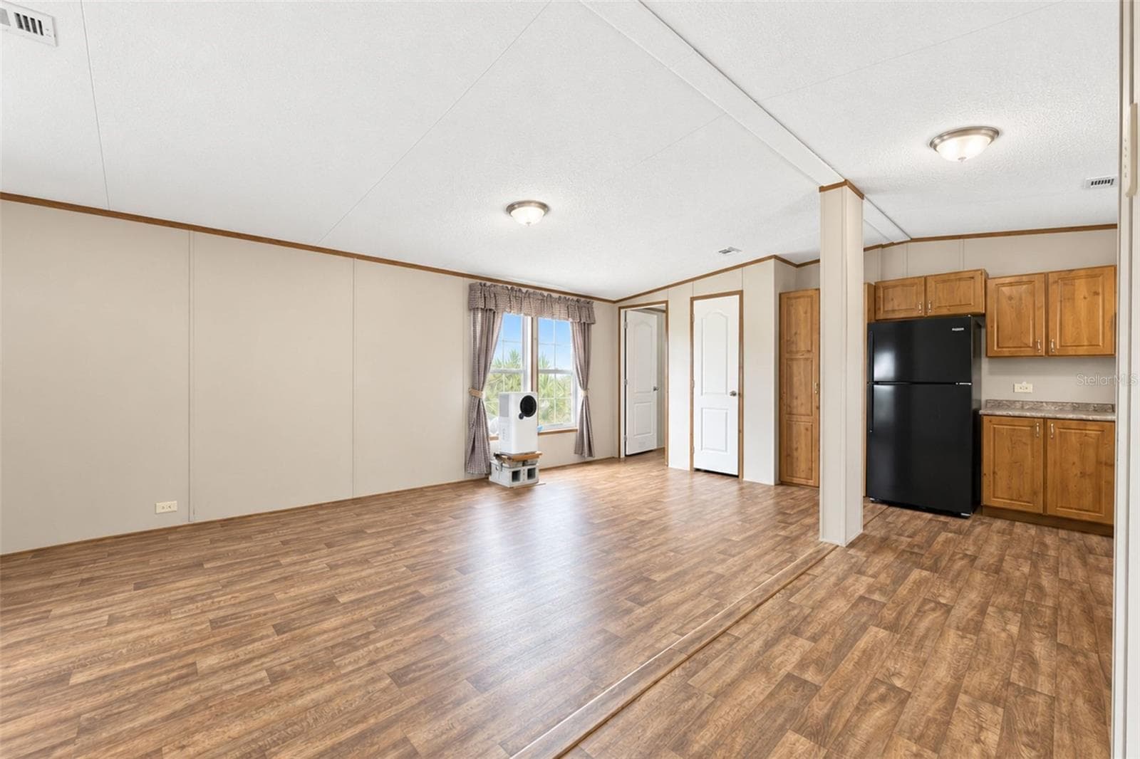 Cathedral ceiling adds to the feeling of airiness! - 9066 PINEHAVEN WAY, ENGLEWOOD