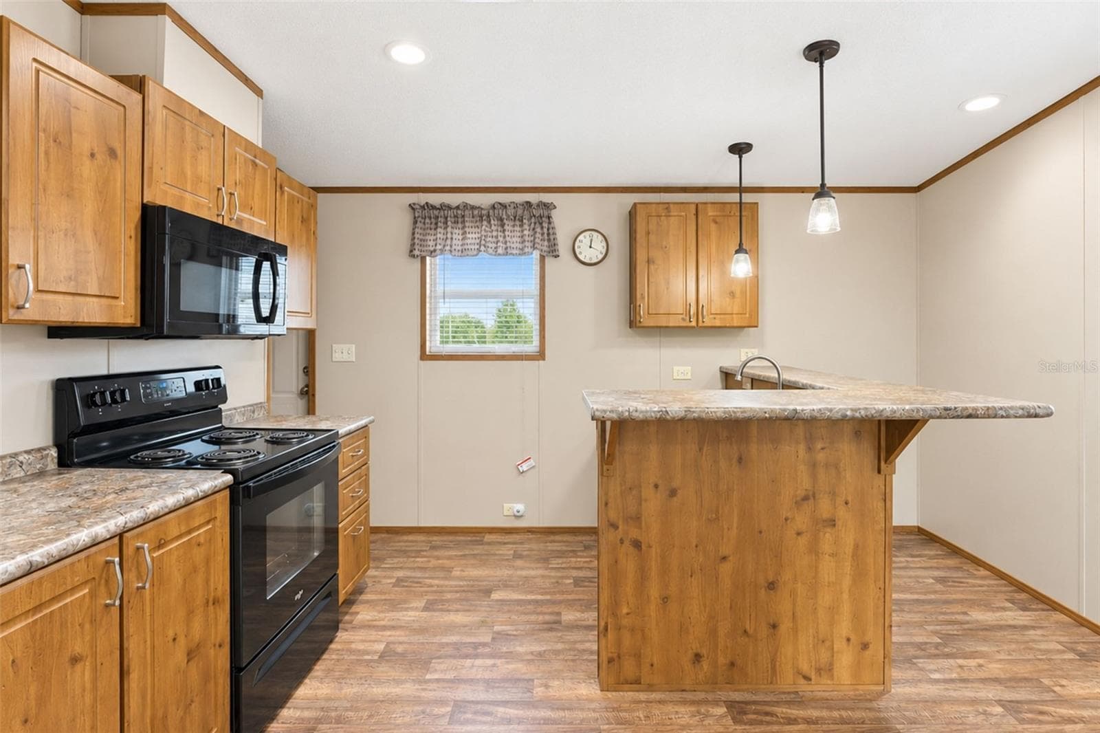 Galley style kitchen - 9066 PINEHAVEN WAY, ENGLEWOOD