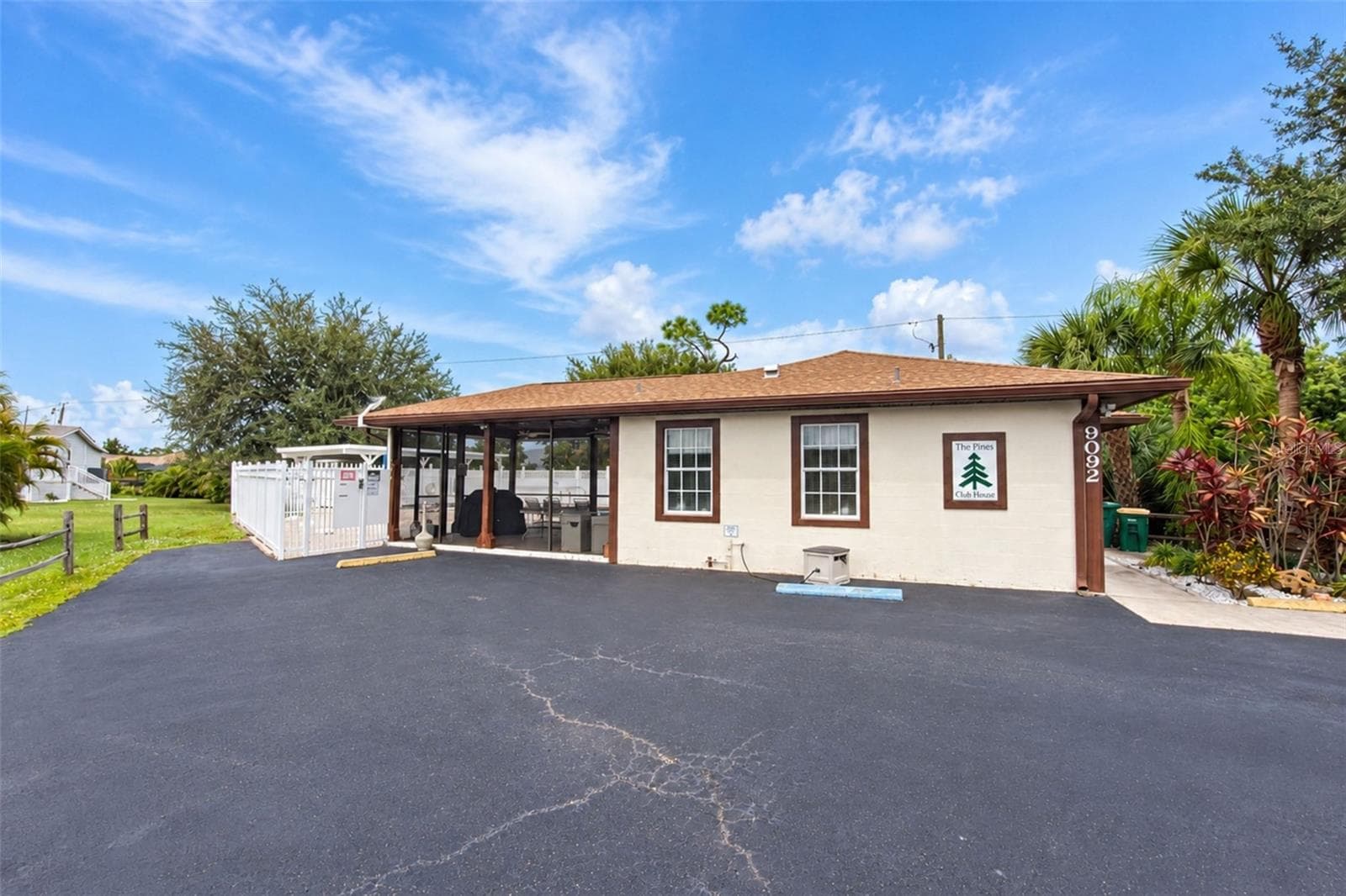 clubhouse and swimming pool - 9066 PINEHAVEN WAY, ENGLEWOOD