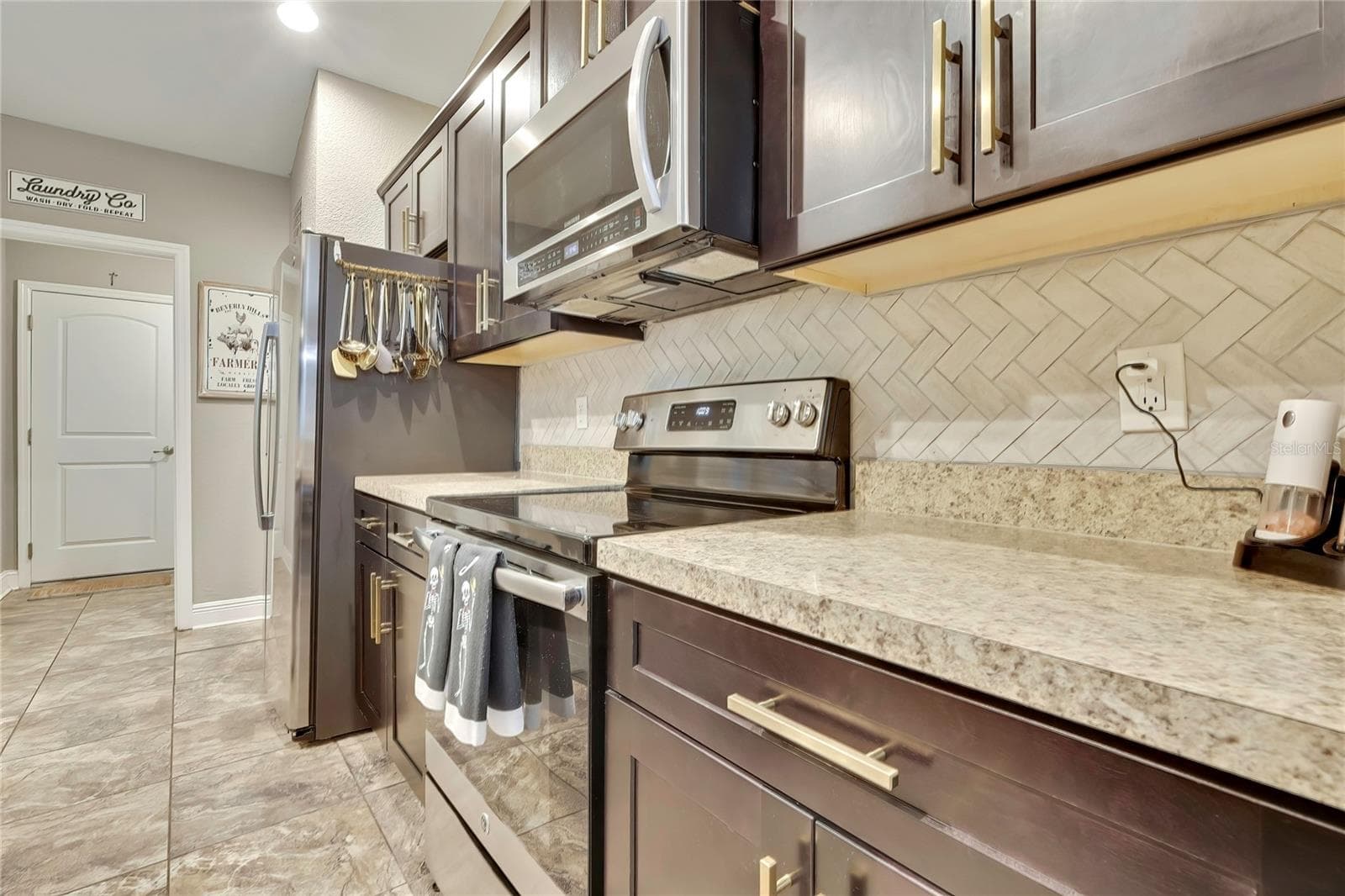 Single Family Residence at 12342 QUIGLEY AVE, WEEKI WACHEE, photo 10 of 30