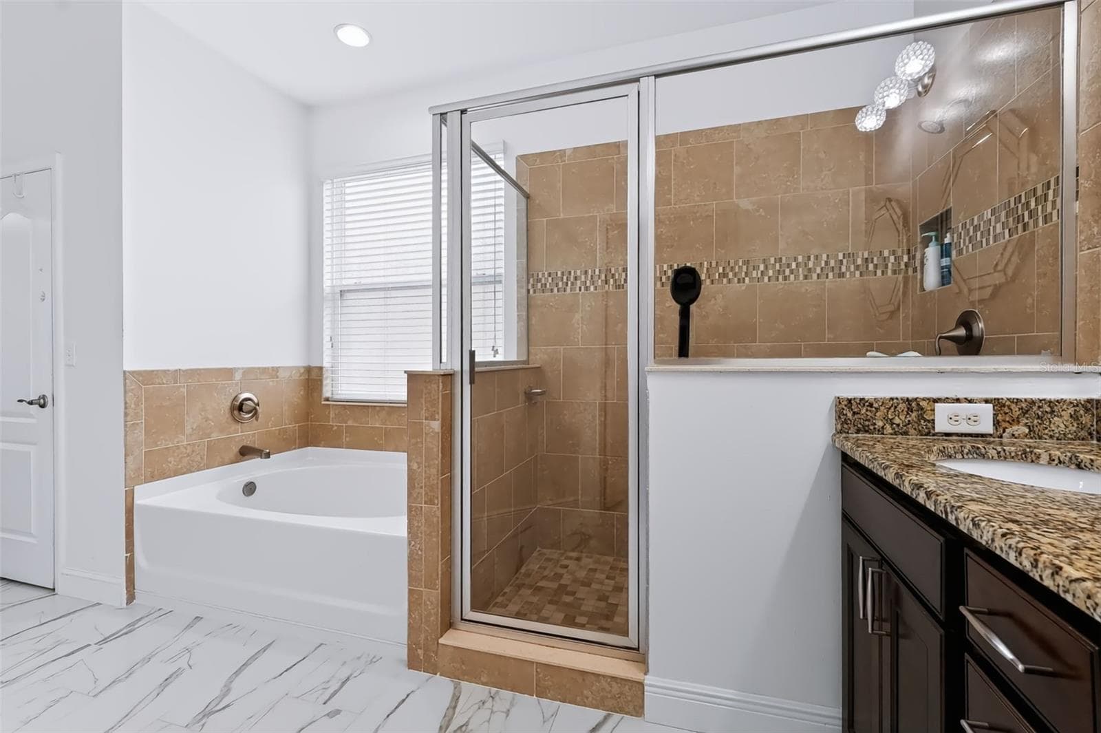 Single Family Residence at 13436 CANOPY CREEK DR, TAMPA, photo 17 of 33