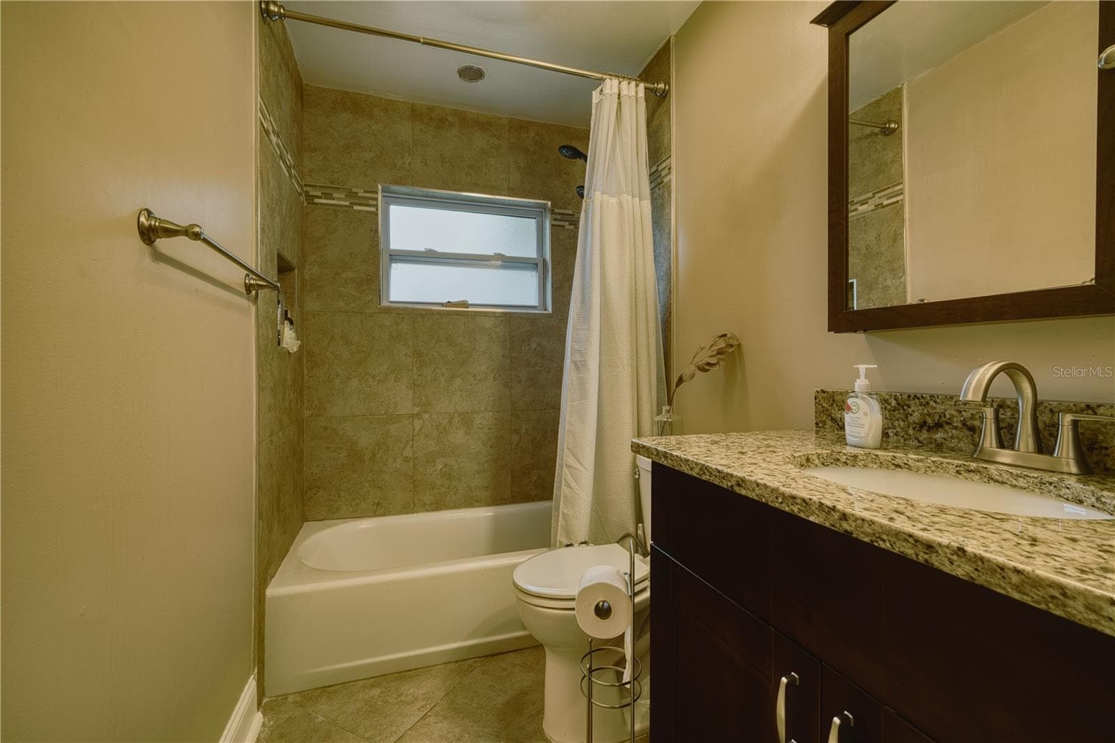 Single Family Residence at 1508 MONTCALM ST, ORLANDO, photo 8 of 35