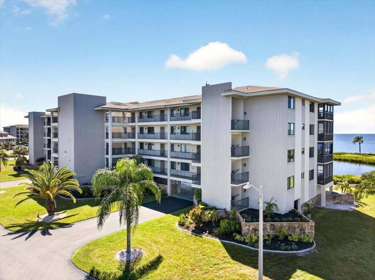 Condominium at 8251 BRENT ST #918, PORT RICHEY, photo 5 of 50
