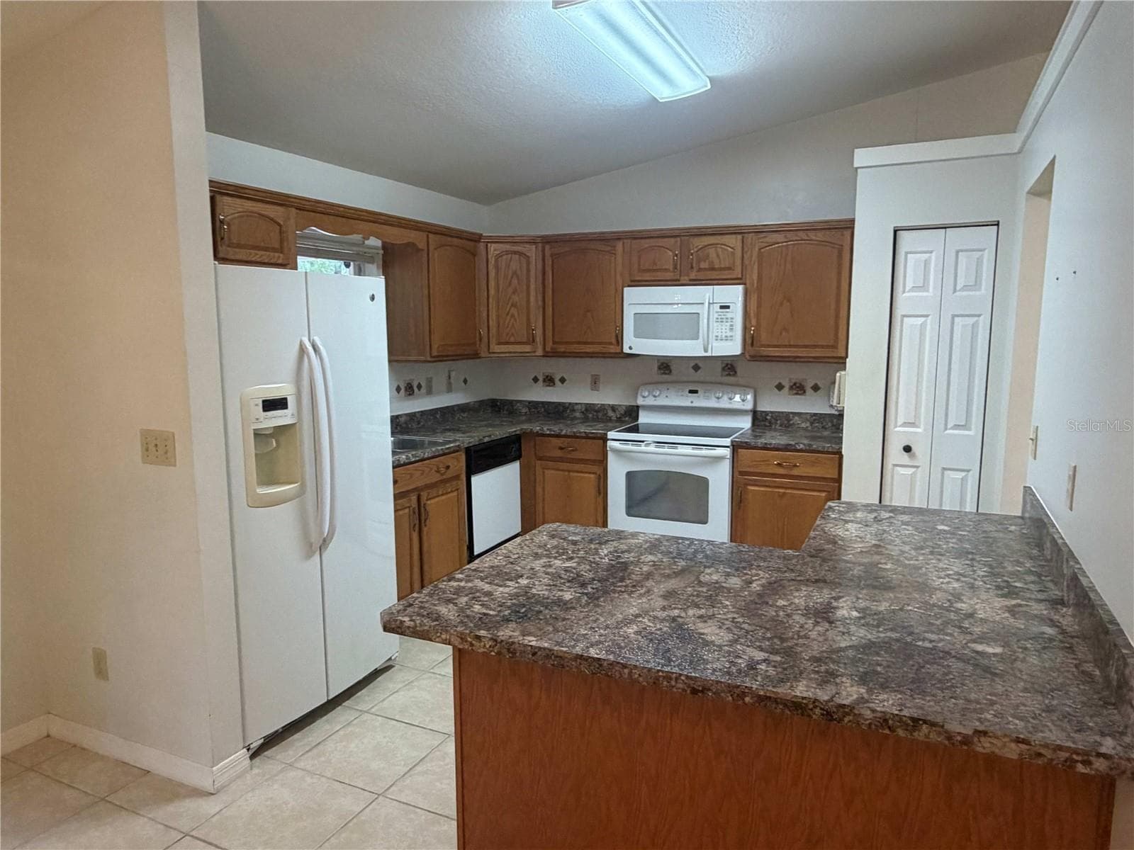 Single Family Residence at 9530 N AKOLA WAY, CITRUS SPRINGS, photo 9 of 43