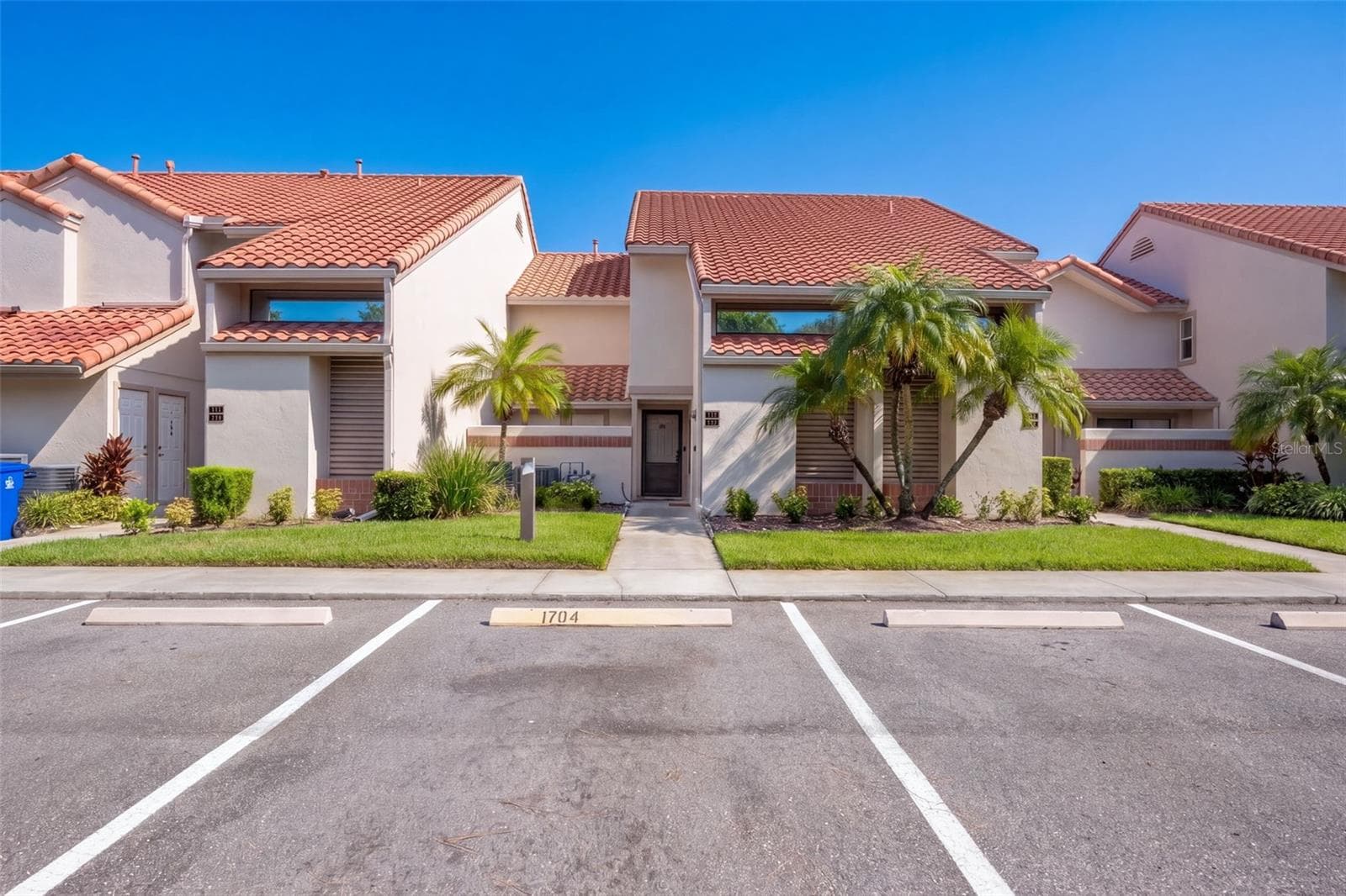 Condominium at 1711 GARDEN LAKE DR #1711, WINTER HAVEN, photo 4 of 44