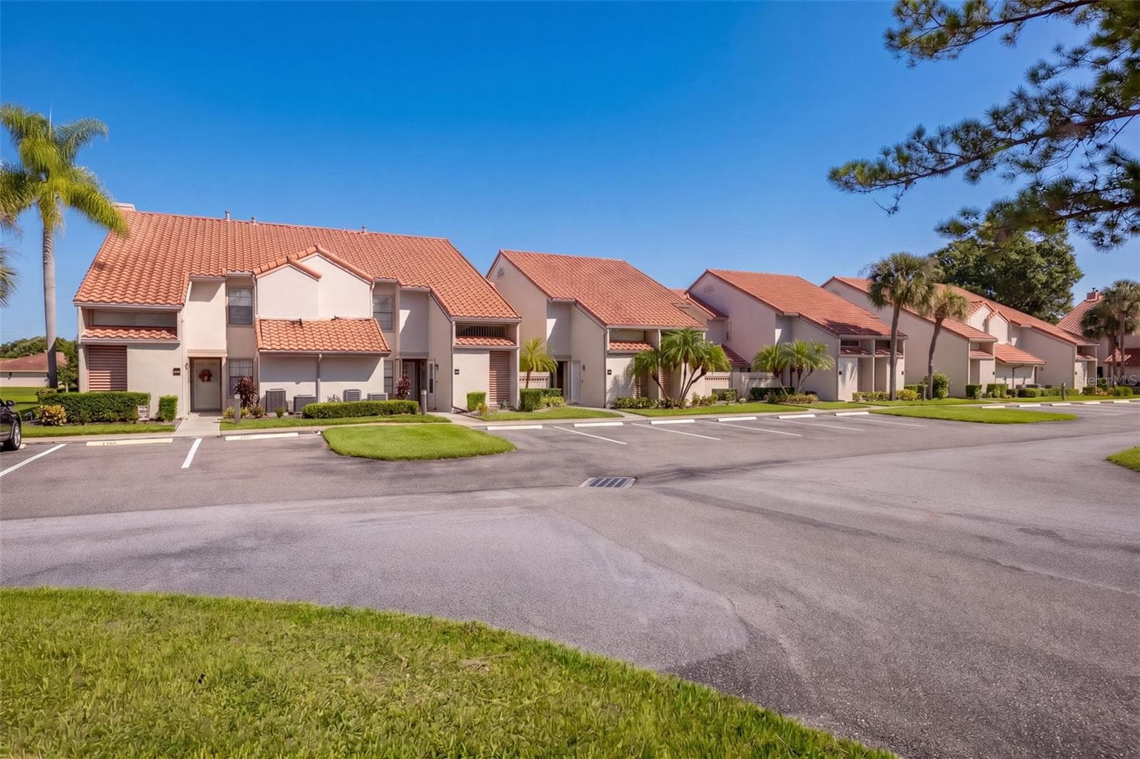 Condominium at 1711 GARDEN LAKE DR #1711, WINTER HAVEN, photo 5 of 44