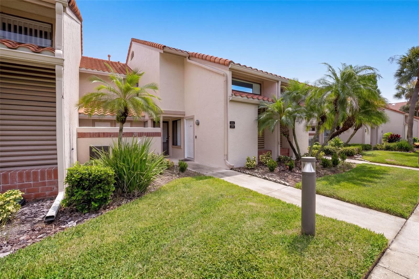 Condominium at 1711 GARDEN LAKE DR #1711, WINTER HAVEN, photo 8 of 44