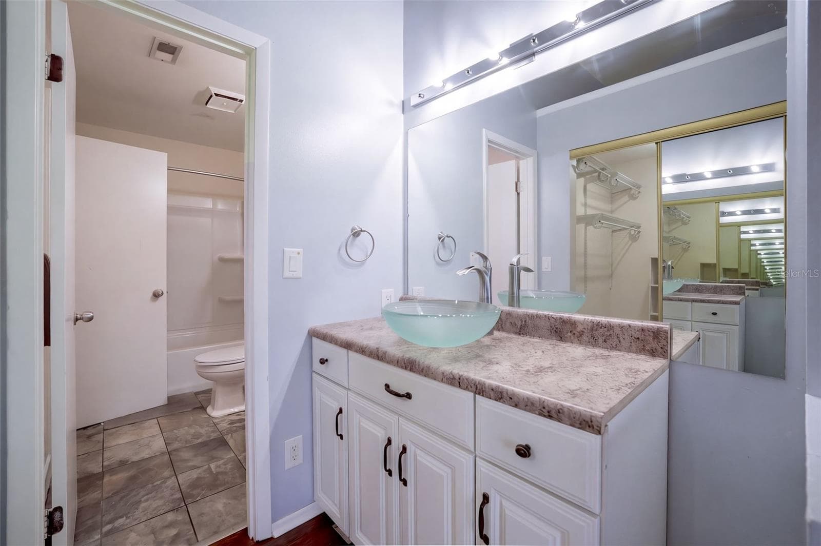 Condominium at 1711 GARDEN LAKE DR #1711, WINTER HAVEN, photo 26 of 44