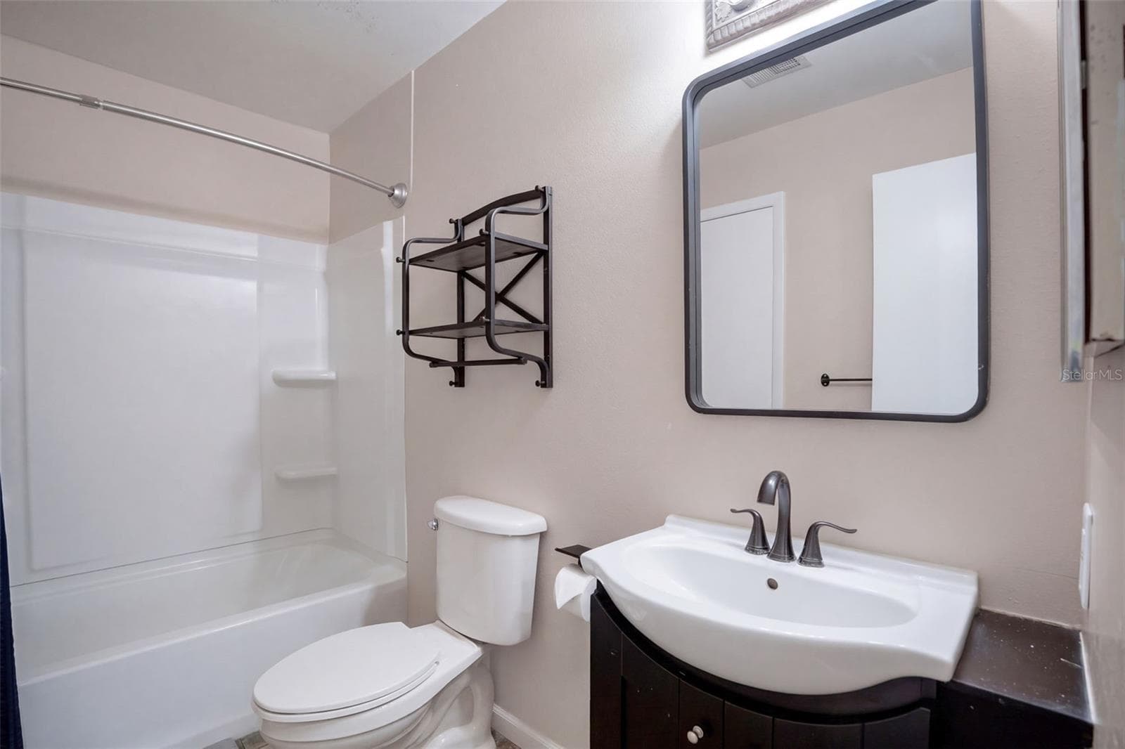 Condominium at 1711 GARDEN LAKE DR #1711, WINTER HAVEN, photo 27 of 44
