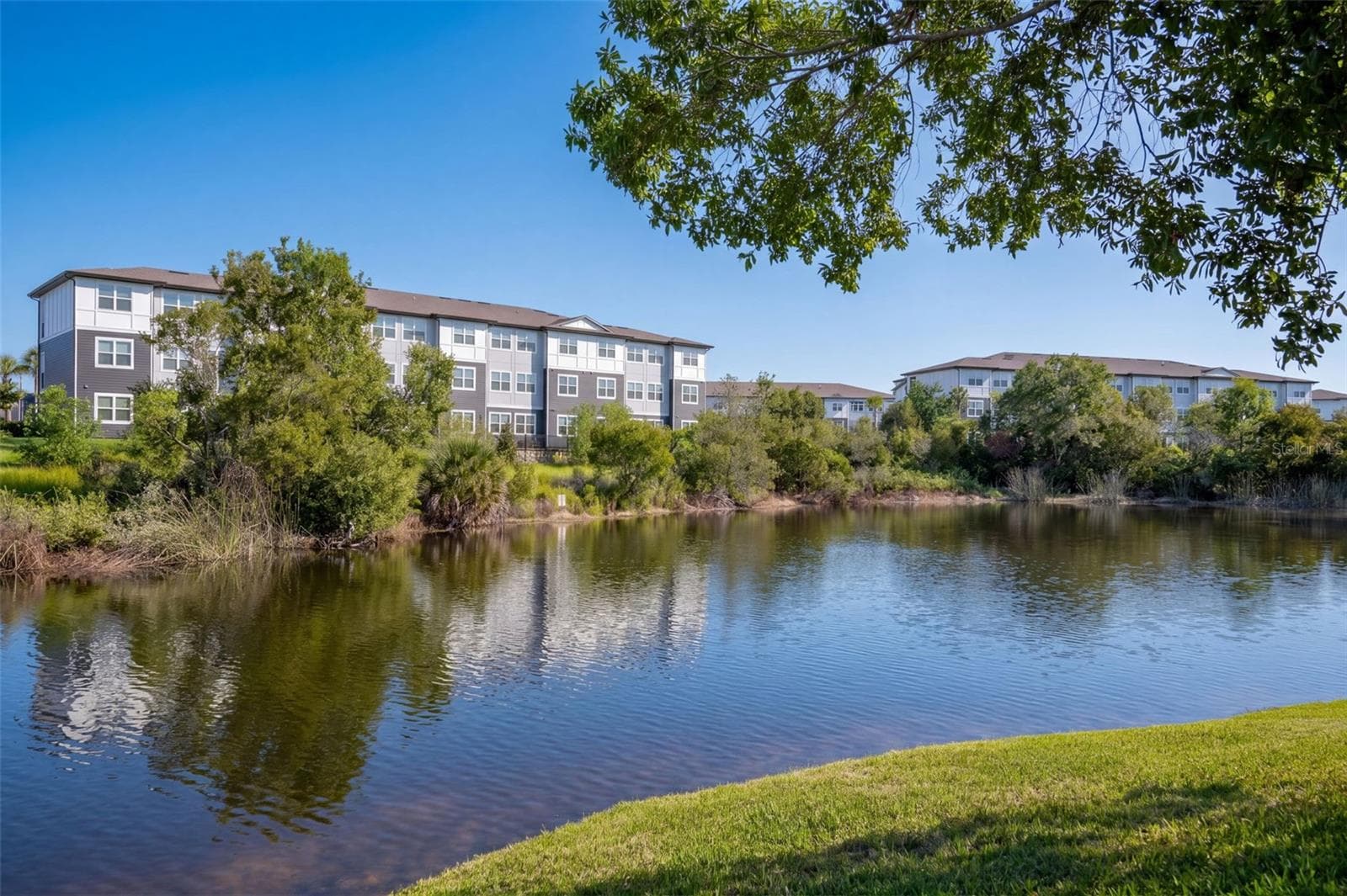 Condominium at 1711 GARDEN LAKE DR #1711, WINTER HAVEN, photo 36 of 44