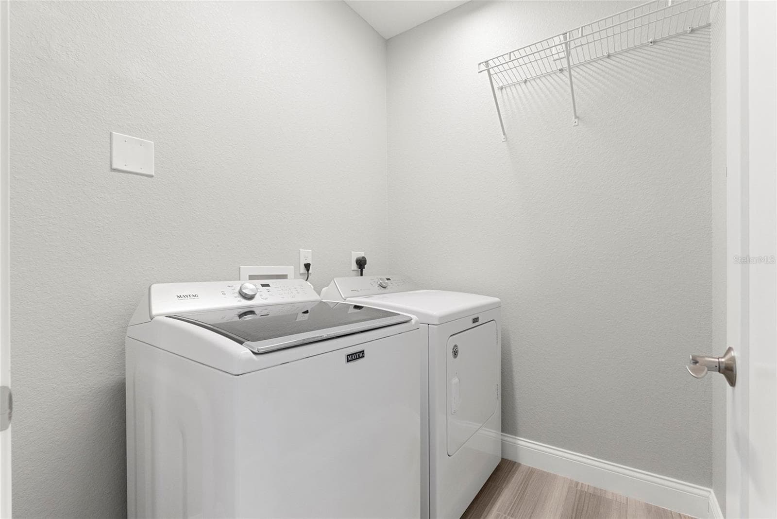 Single Family Residence at 1185 LITTLE CT, ENGLEWOOD, photo 30 of 74