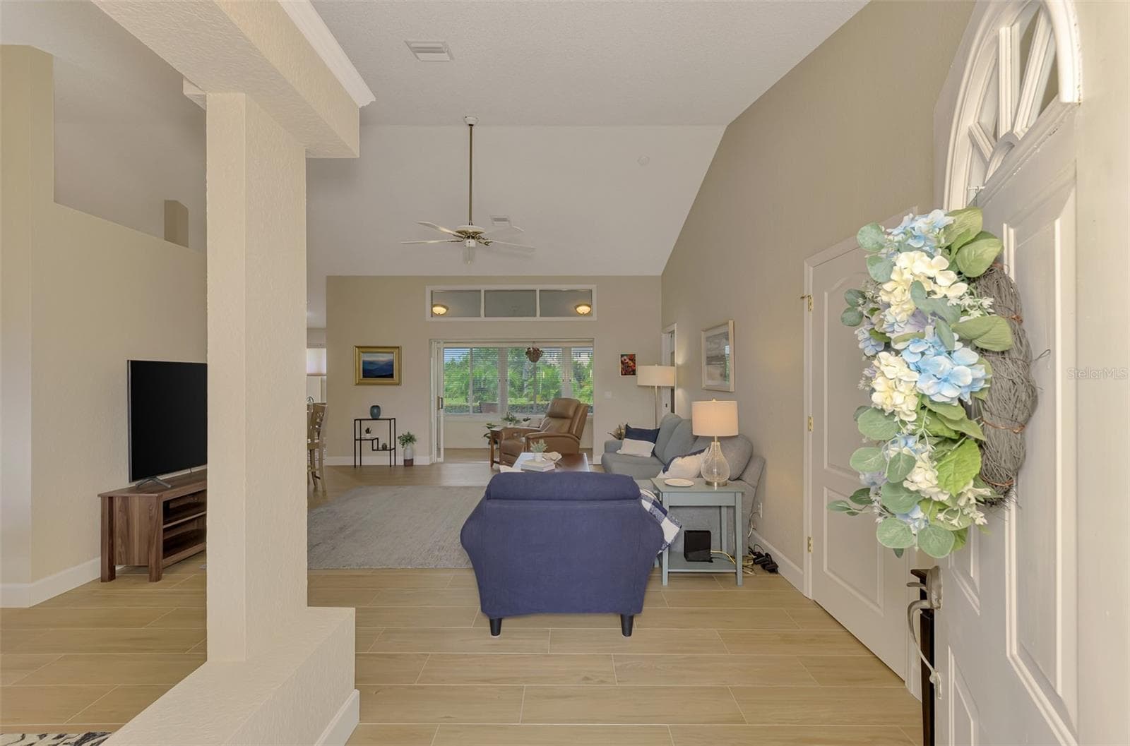 Single Family Residence at 426 BERMUDA ISLES CIR, VENICE, photo 8 of 97