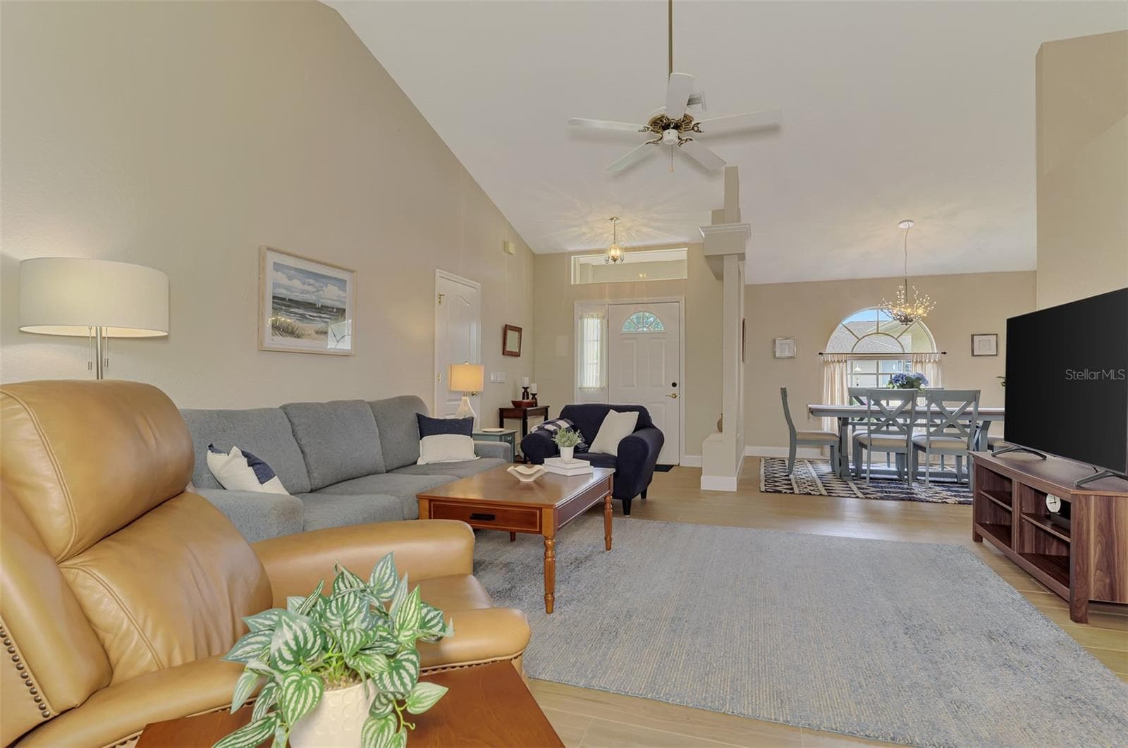Single Family Residence at 426 BERMUDA ISLES CIR, VENICE, photo 11 of 97