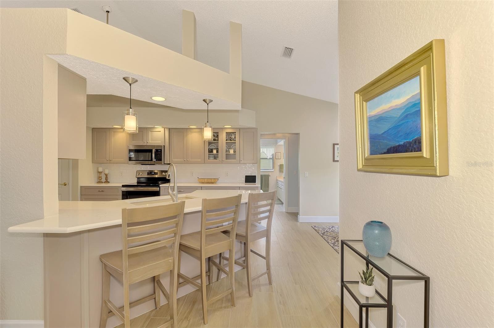 Single Family Residence at 426 BERMUDA ISLES CIR, VENICE, photo 18 of 97