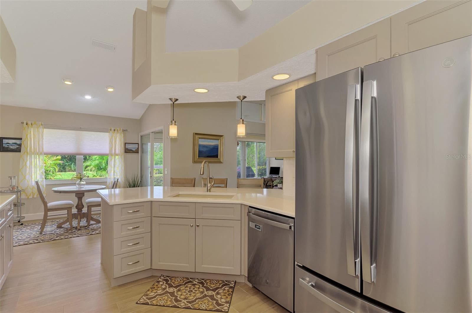 Single Family Residence at 426 BERMUDA ISLES CIR, VENICE, photo 23 of 97