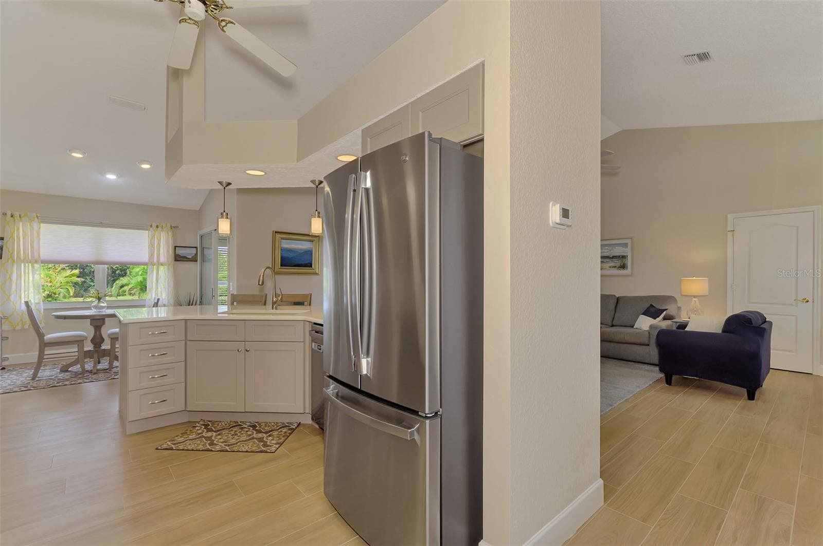 Single Family Residence at 426 BERMUDA ISLES CIR, VENICE, photo 26 of 97