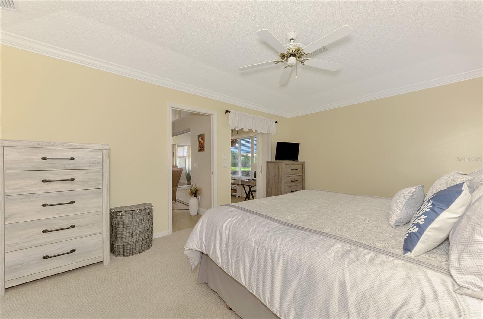 Single Family Residence at 426 BERMUDA ISLES CIR, VENICE, photo 30 of 97