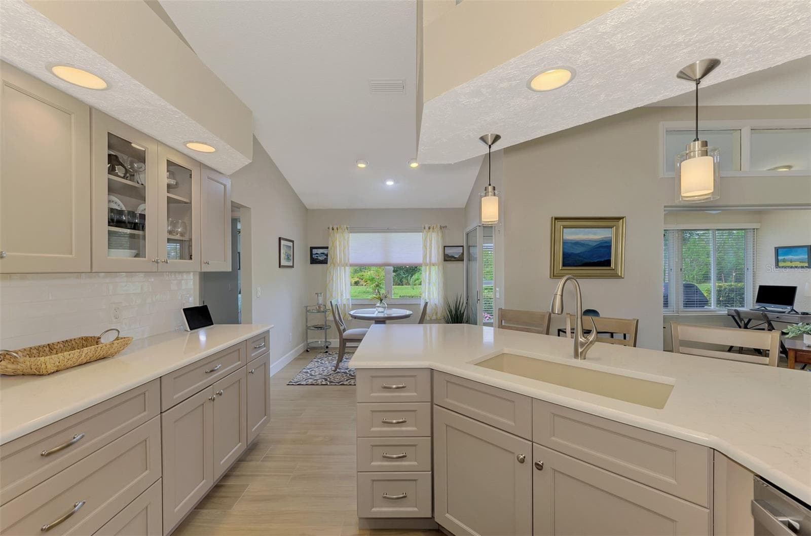 Single Family Residence at 426 BERMUDA ISLES CIR, VENICE, photo 36 of 97