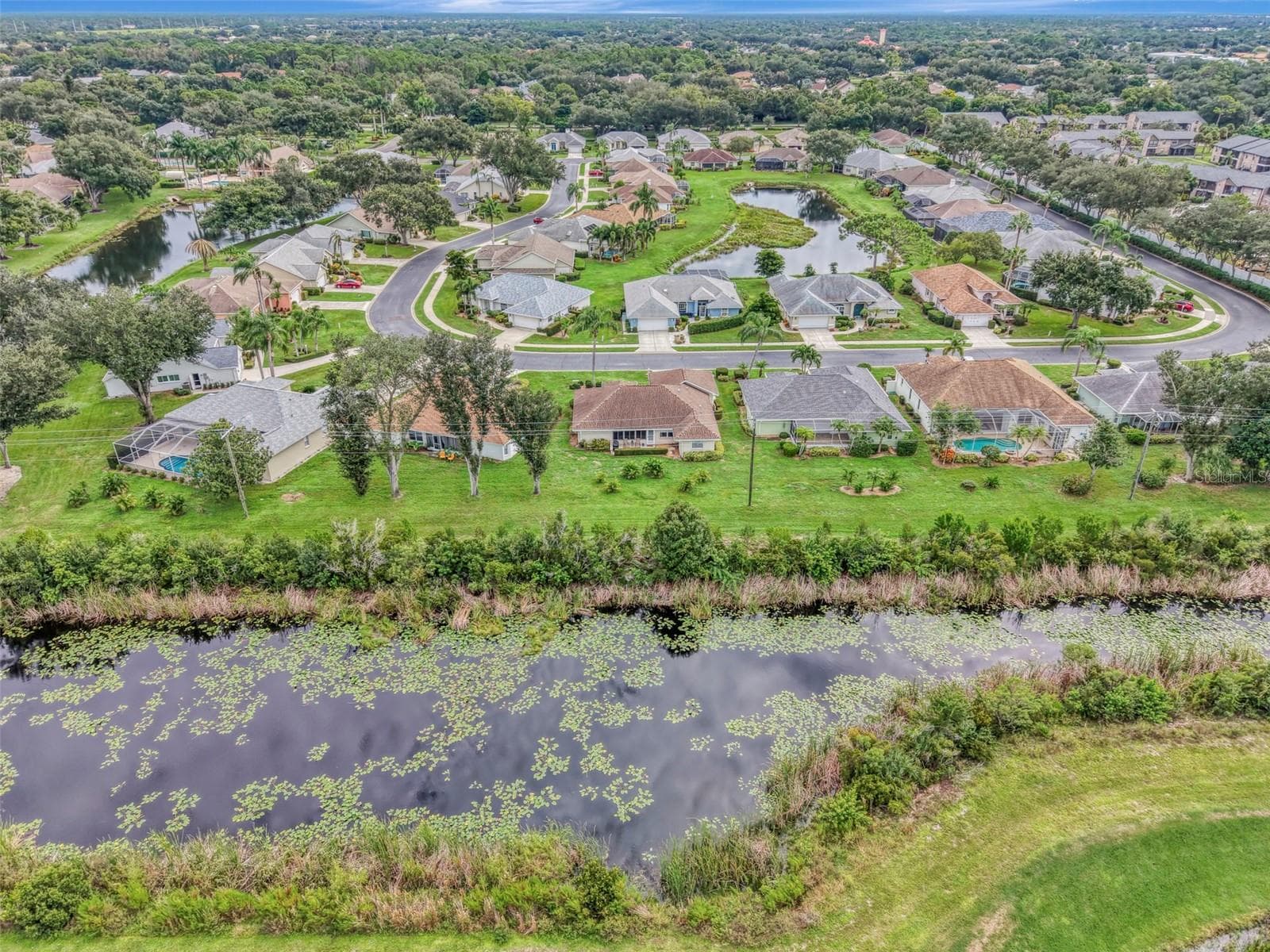 Single Family Residence at 426 BERMUDA ISLES CIR, VENICE, photo 59 of 97